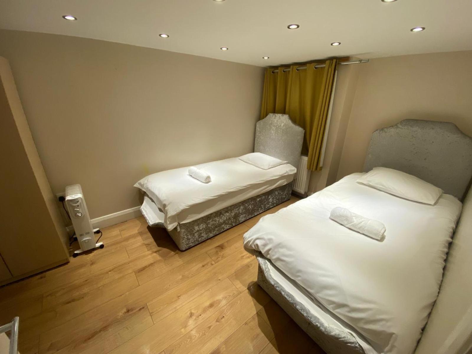 4 Bedroom - 5 Mins To Tube * London