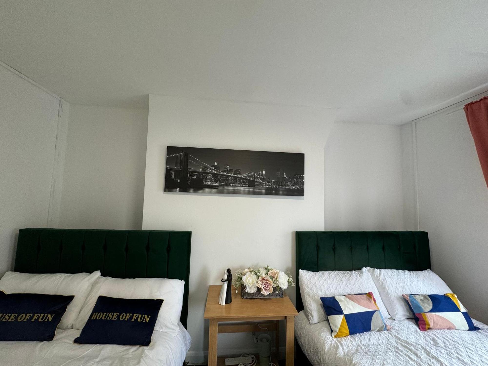 Lovely 1bedroom For 6ppl In Whitechapel, 1min Away To Dlr Station