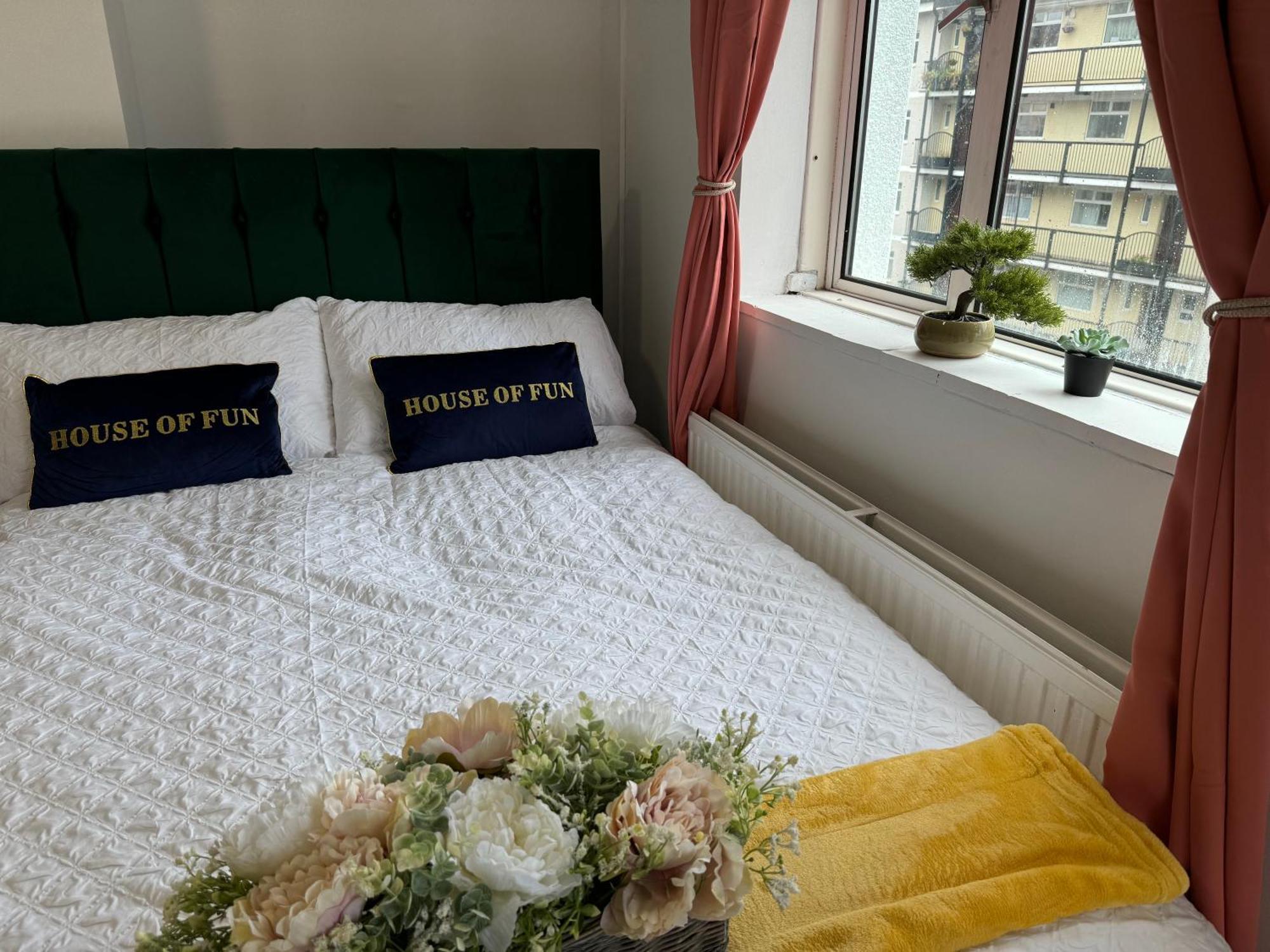 Lovely 1bedroom For 6ppl In Whitechapel, 1min Away To Dlr Station *