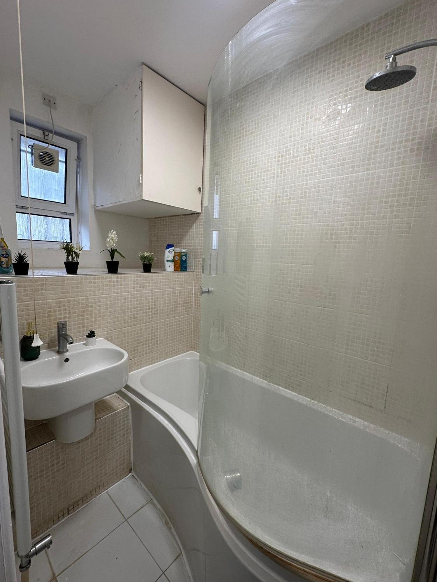 Lovely 1bedroom For 6ppl In Whitechapel, 1min Away To Dlr Station London