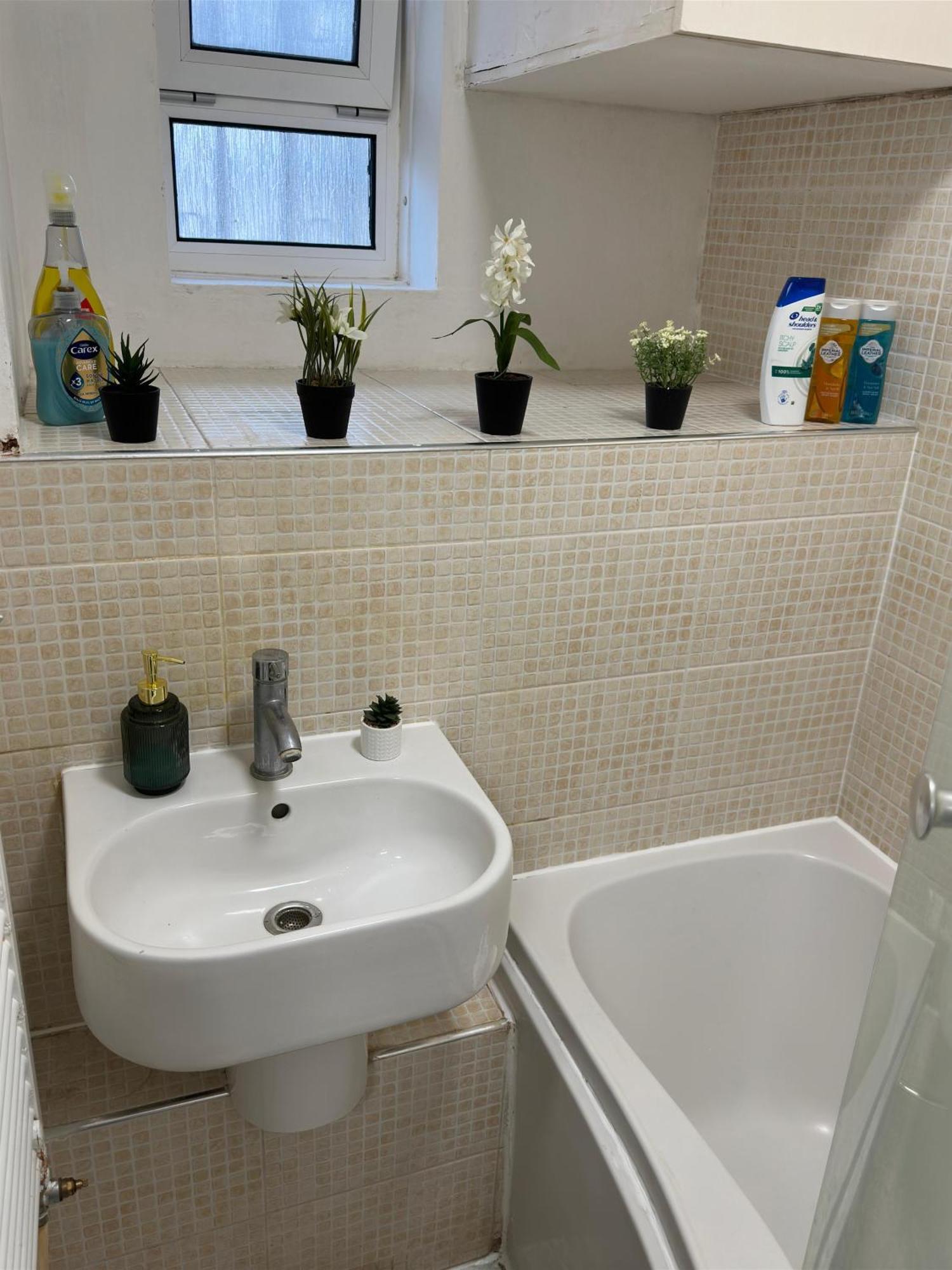Lovely 1bedroom For 6ppl In Whitechapel, 1min Away To Dlr Station Apartment