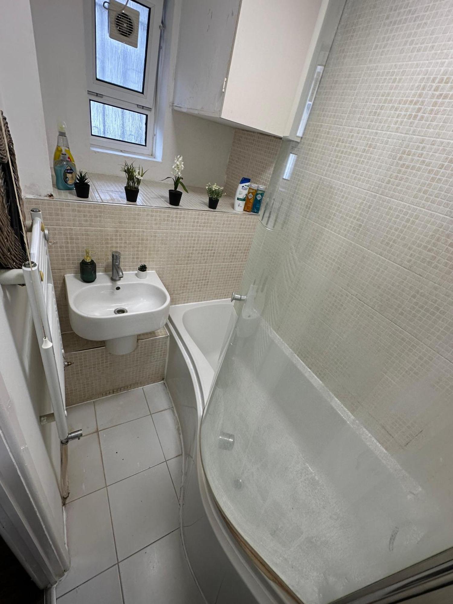 Lovely 1bedroom For 6ppl In Whitechapel, 1min Away To Dlr Station Apartment *