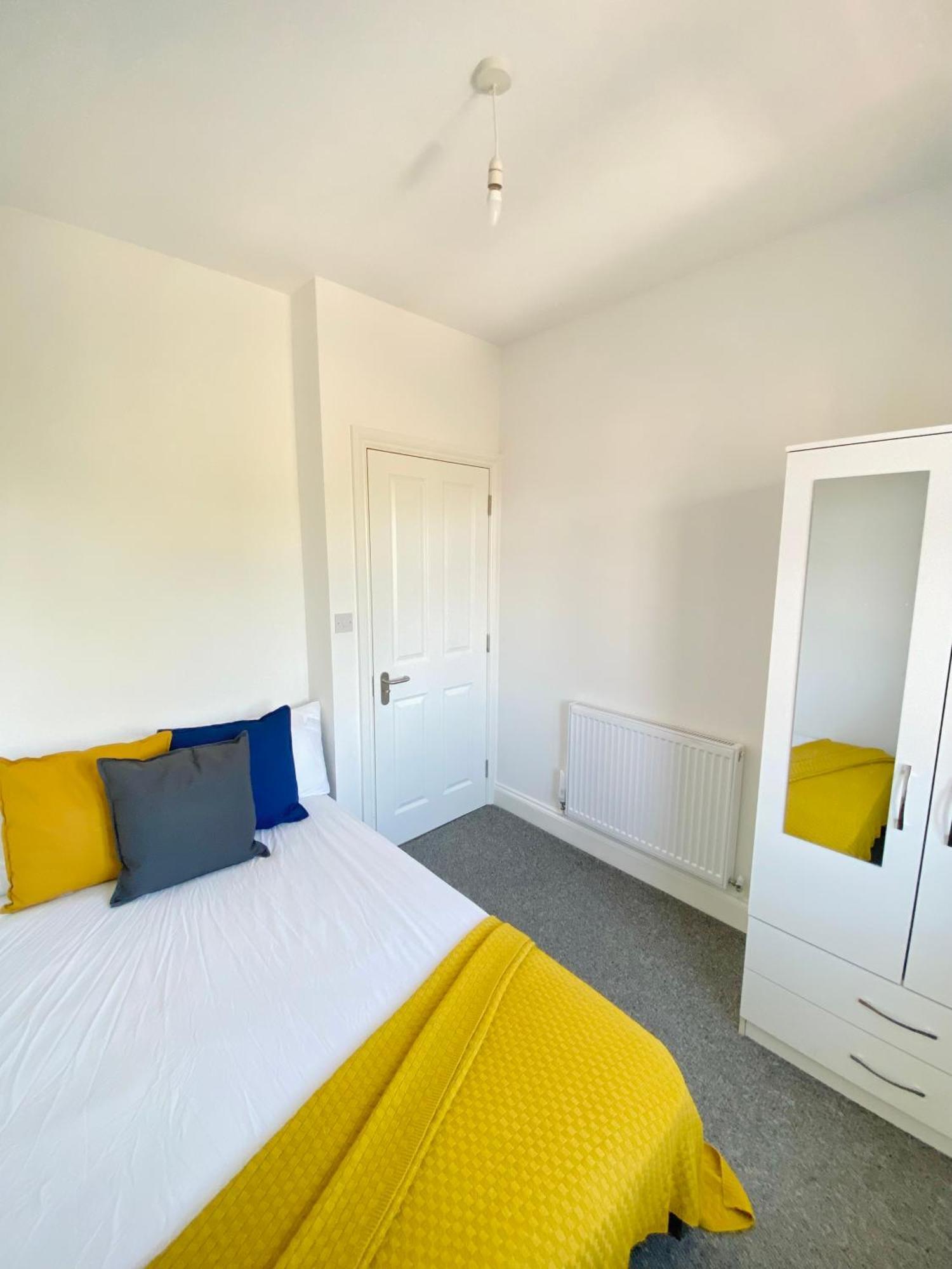 Homestay Convenient Near Wembley Stadium *