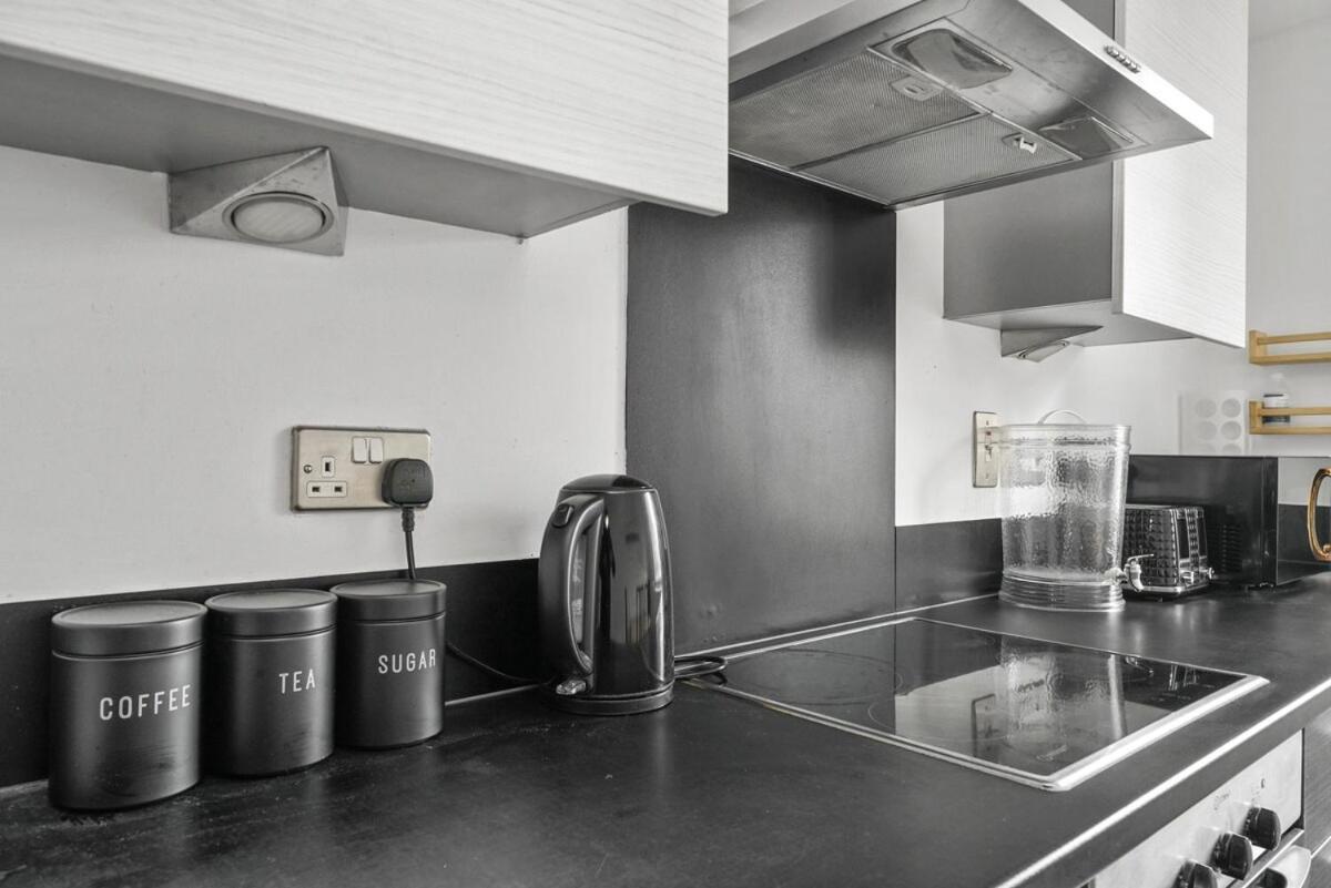 Modern In Canary Wharf Business Hub Apartment