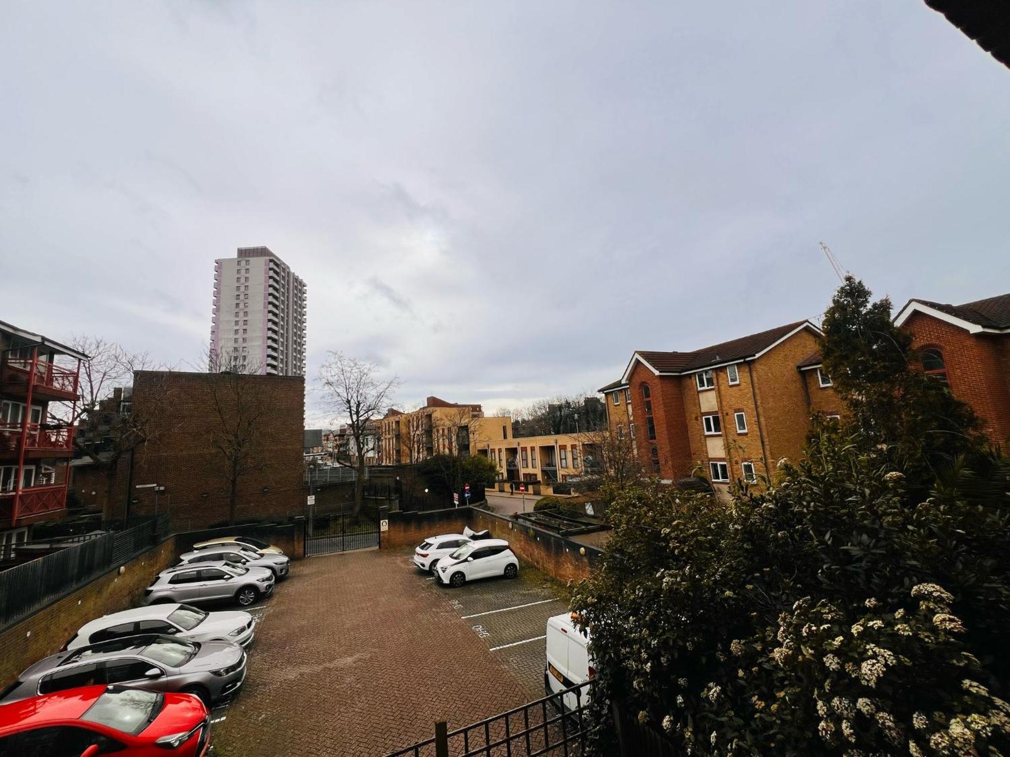 Apartment Charming 3-bedroom, Bow, *