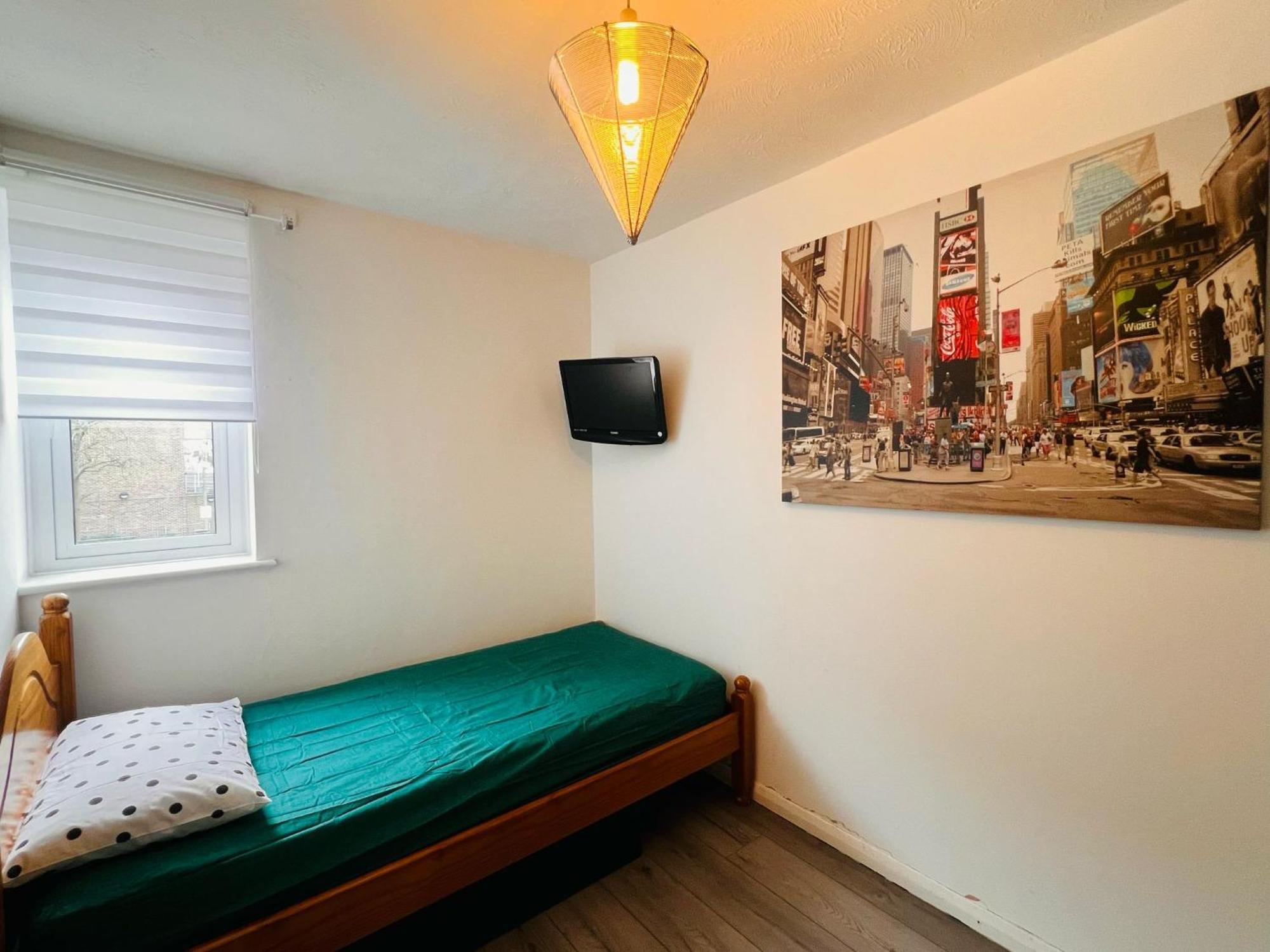 Apartment Charming 3-bedroom, Bow, *