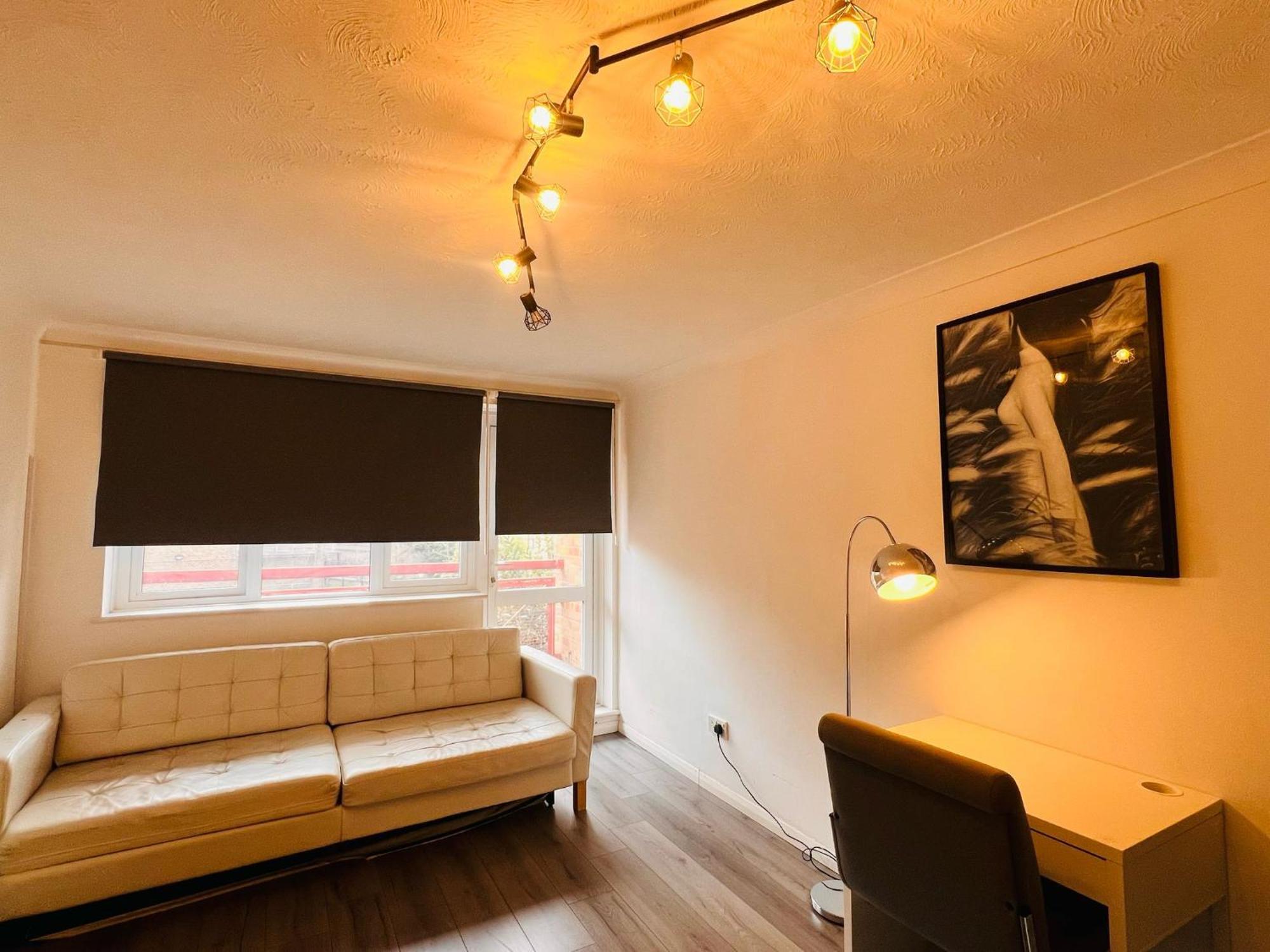 Charming 3-bedroom, Bow, Apartment London