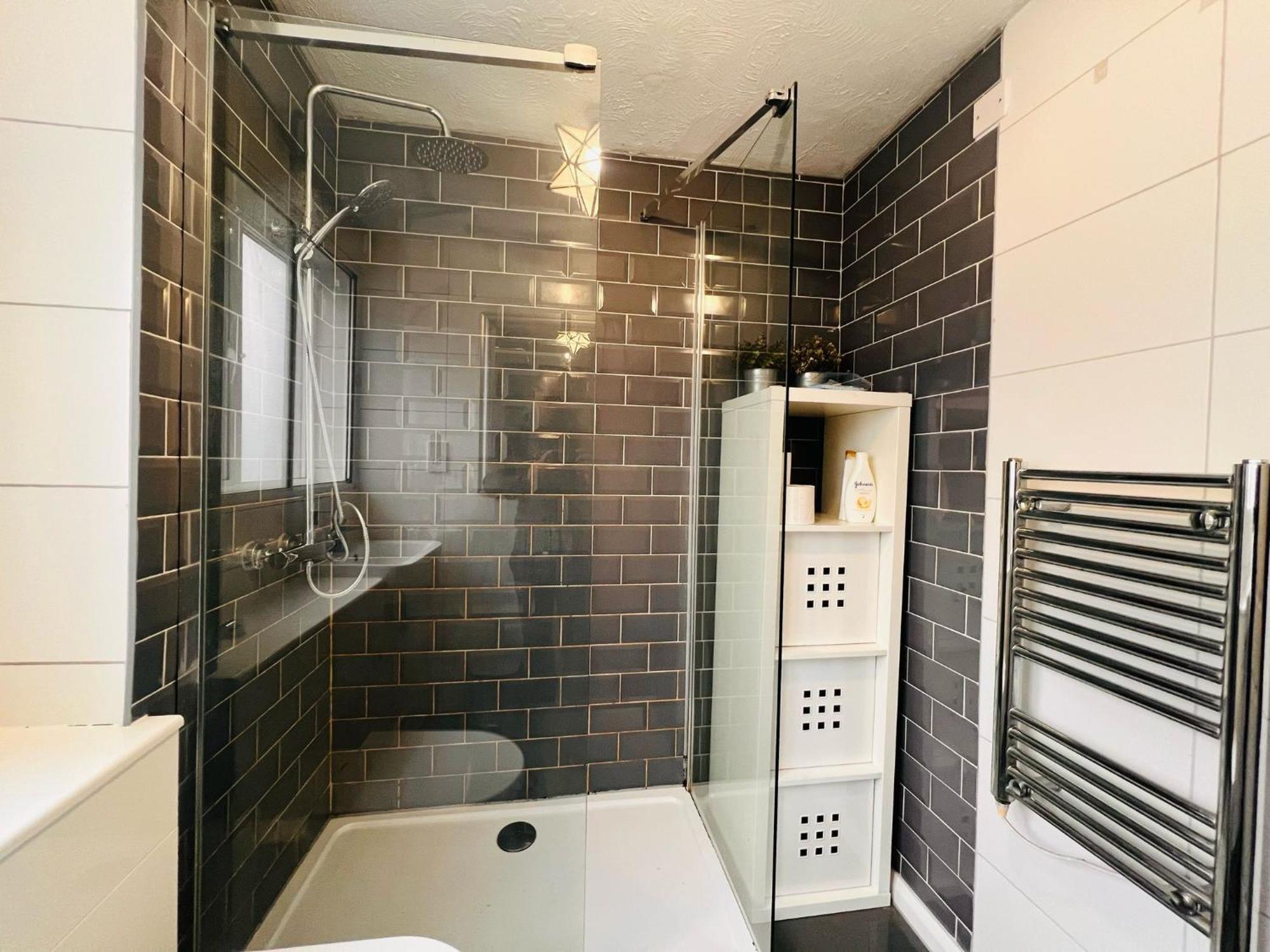 Charming 3-bedroom, Bow, London