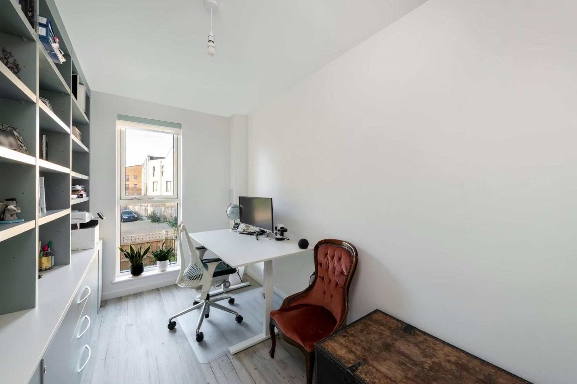 Appartement Stylish 3-bed Townhouse With 3 Baths In Southgate Londen