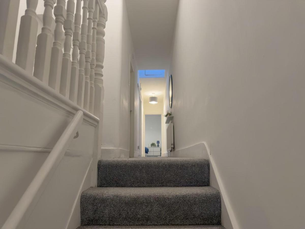 Apartment Spacious 3 Bed Apartment, 10 Mins From Wembley Stadium With Private Garden *