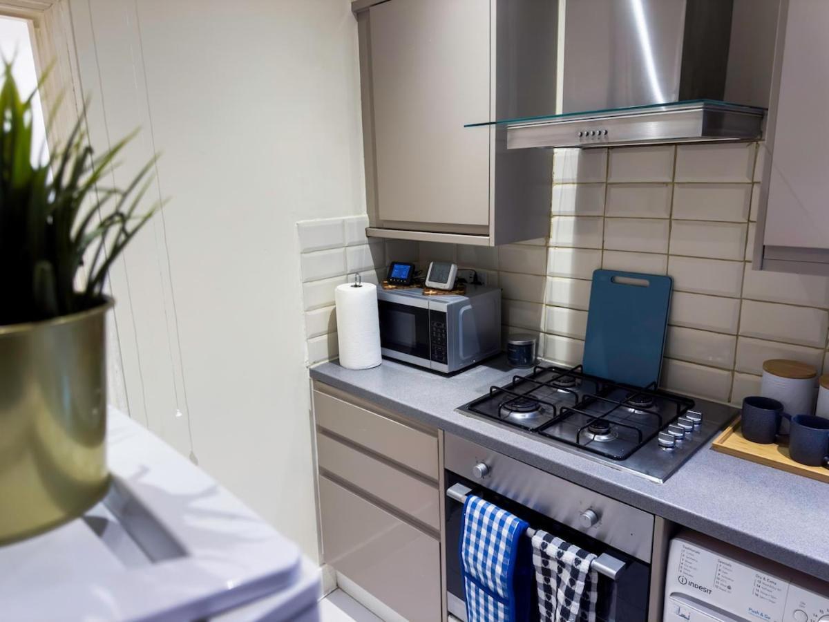 Apartment Spacious 3 Bed Apartment, 10 Mins From Wembley Stadium With Private Garden