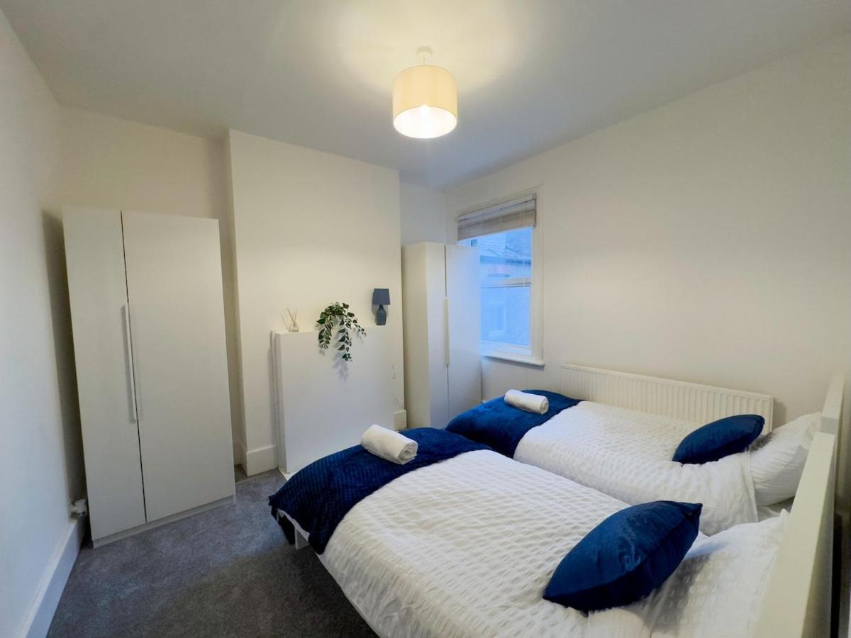 Apartment Spacious 3 Bed Apartment, 10 Mins From Wembley Stadium With Private Garden