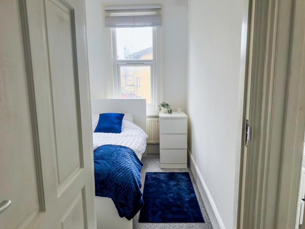 Spacious 3 Bed Apartment, 10 Mins From Wembley Stadium With Private Garden Apartment London