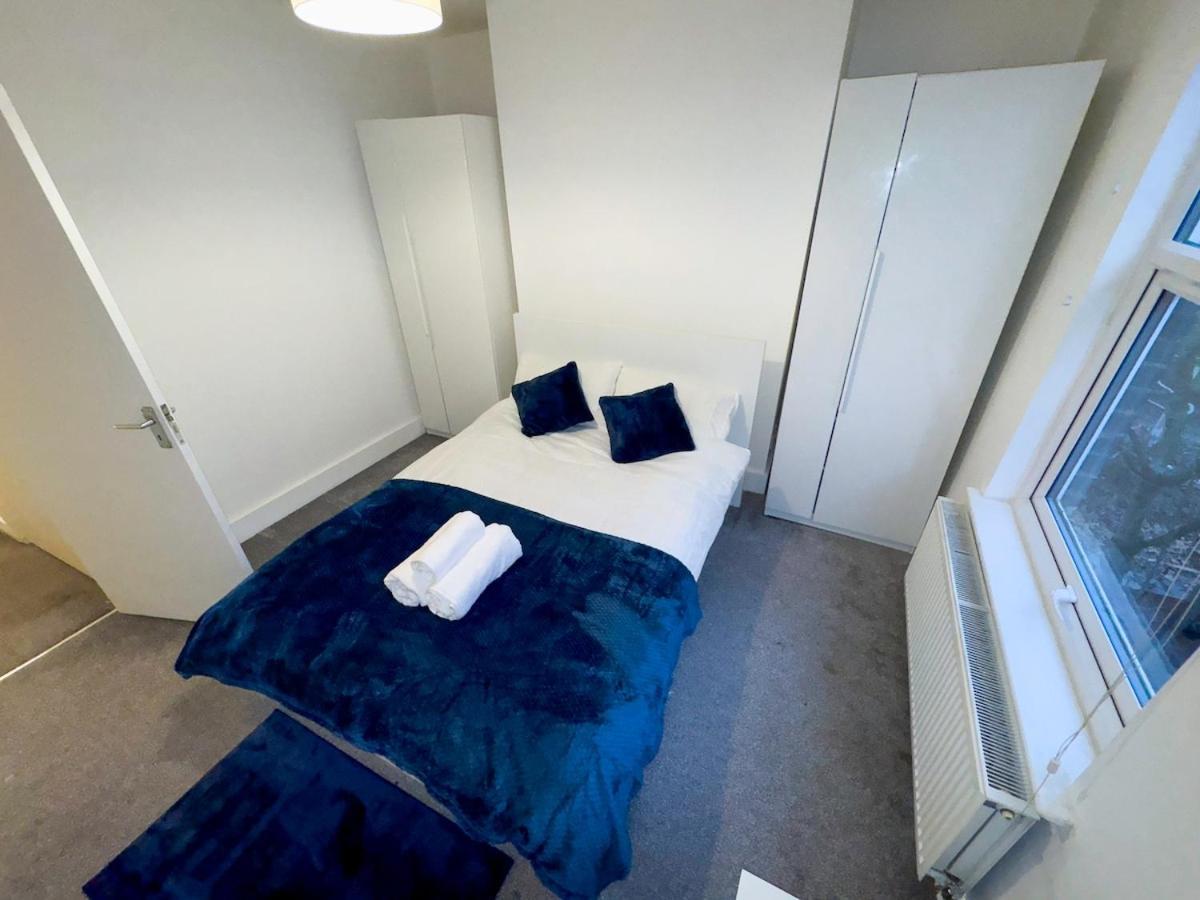 Spacious 3 Bed Apartment, 10 Mins From Wembley Stadium With Private Garden Apartment