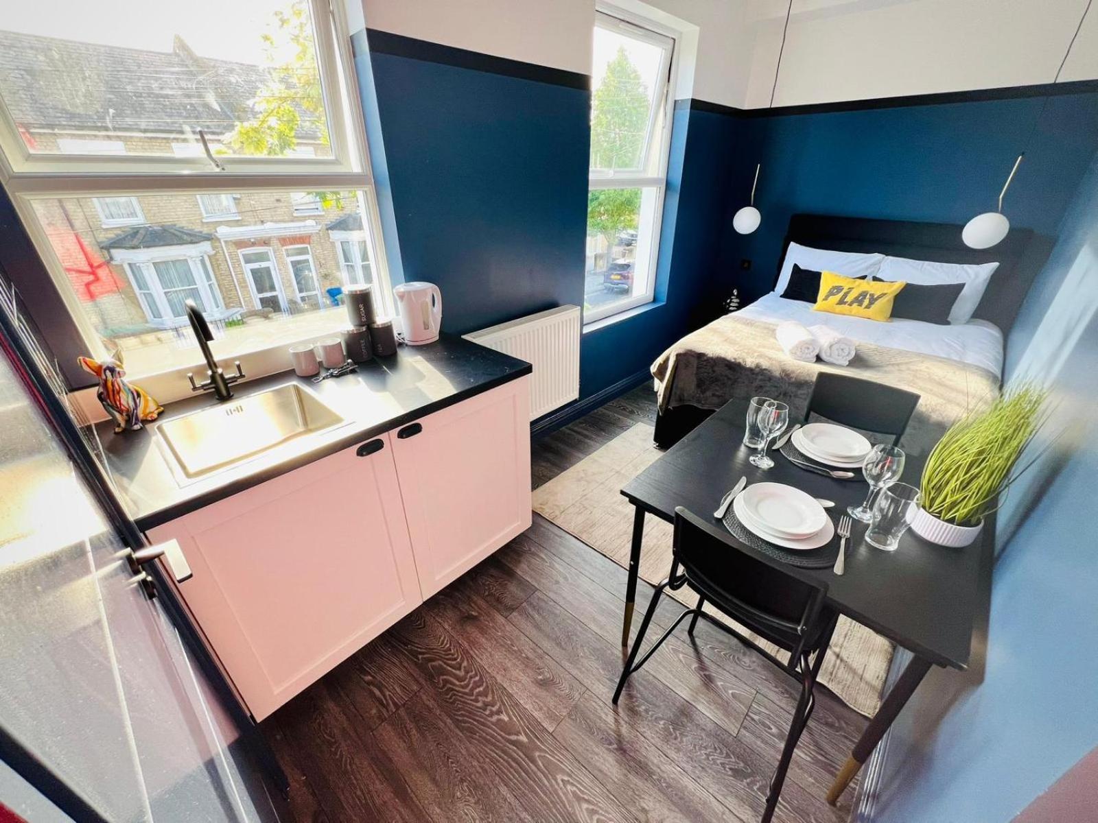 Guest house 61 Studio, Ideal For Tourists High Recommend!!!