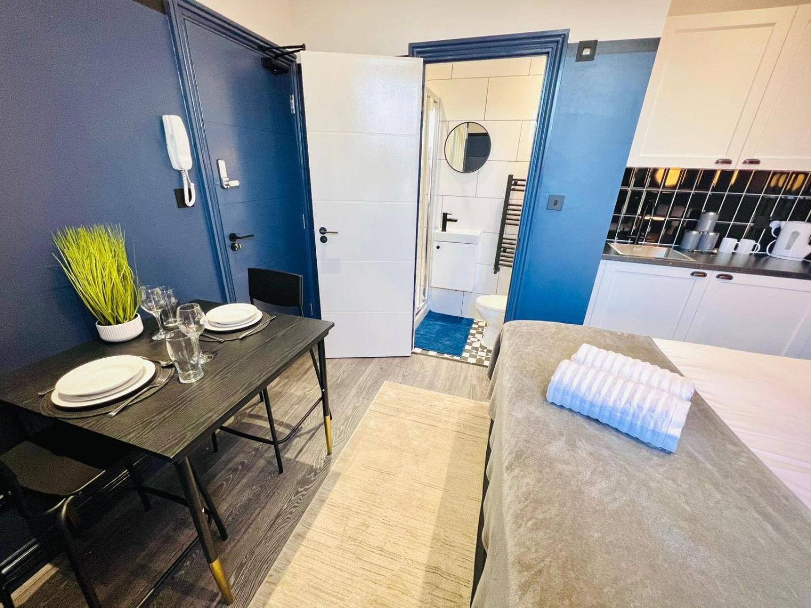 Guest house 61 Studio, Ideal For Tourists High Recommend!!! *