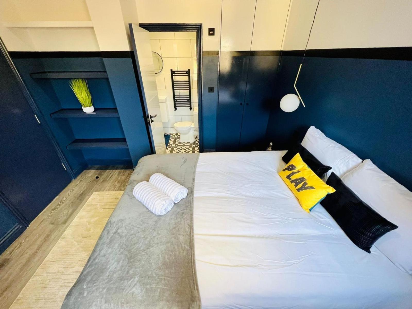 61 Studio, Ideal For Tourists High Recommend!!! Guest house London