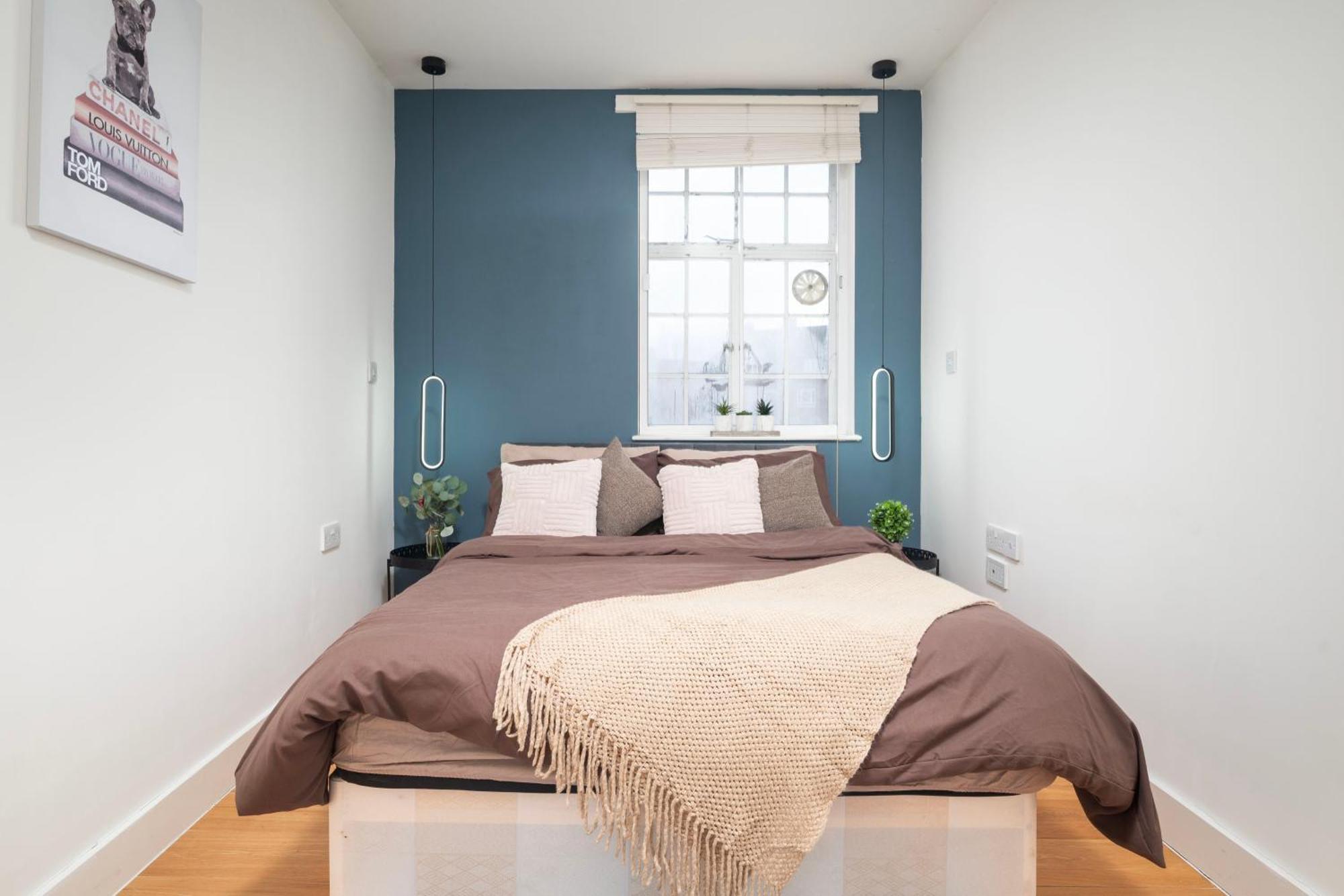 Spacious 2-bed Near Stockwell & Brixton Free Wifi & Quick Access Apartment London