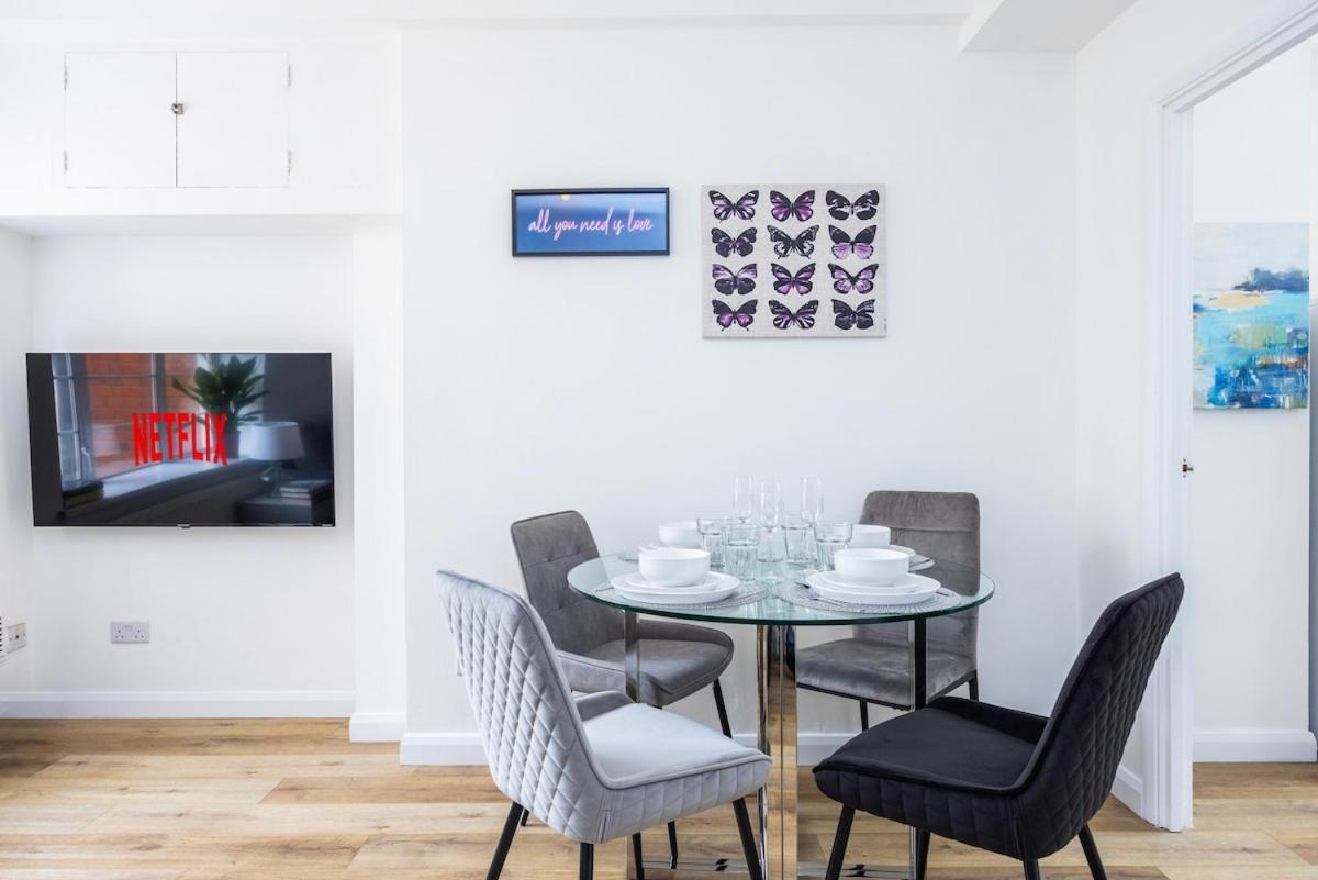 Apartment New 1 Bed Zone 2 Ideal For Contractors Free Parking & Near Uber Boat Pier , Long Welcome , Offers London