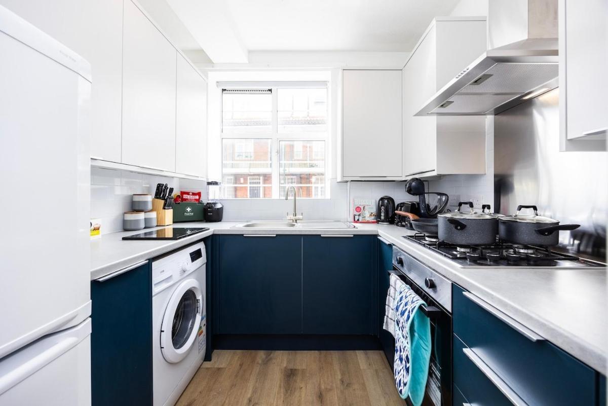 Apartment New 1 Bed Zone 2 Ideal For Contractors Free Parking & Near Uber Boat Pier , Long Welcome , Offers London