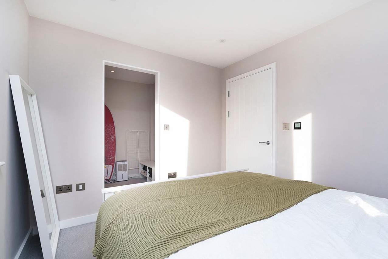 Charming & Modern Flat With Balcony * Londres