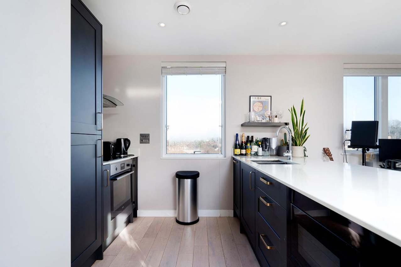Charming & Modern Flat With Balcony Apartamento