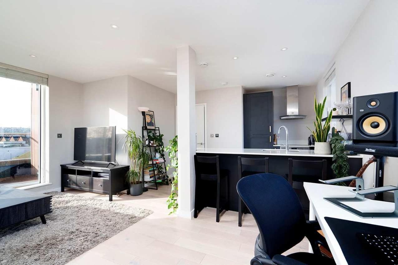 Charming & Modern Flat With Balcony Apartamento Londres
