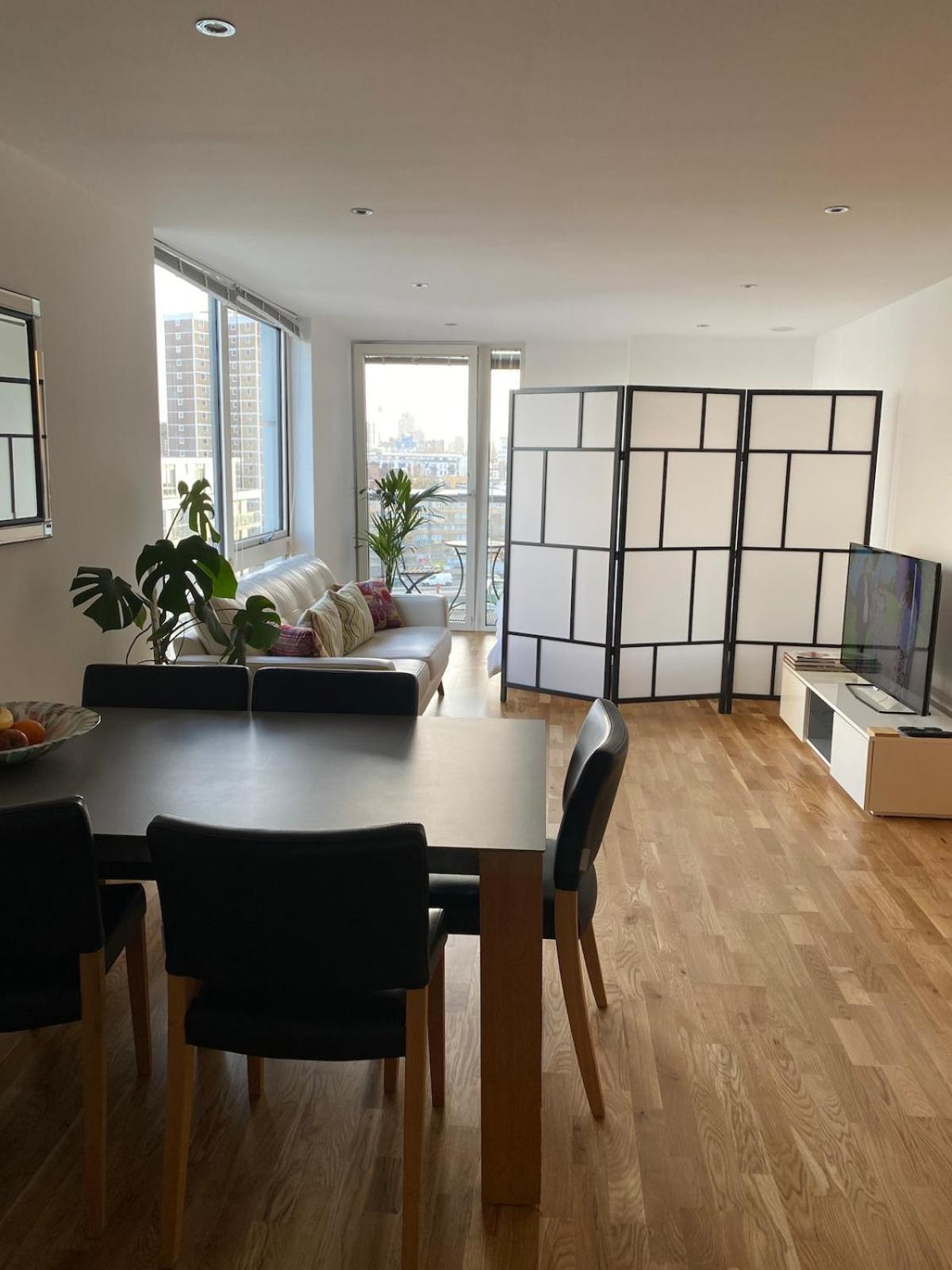 Apartment River View Spacious London
