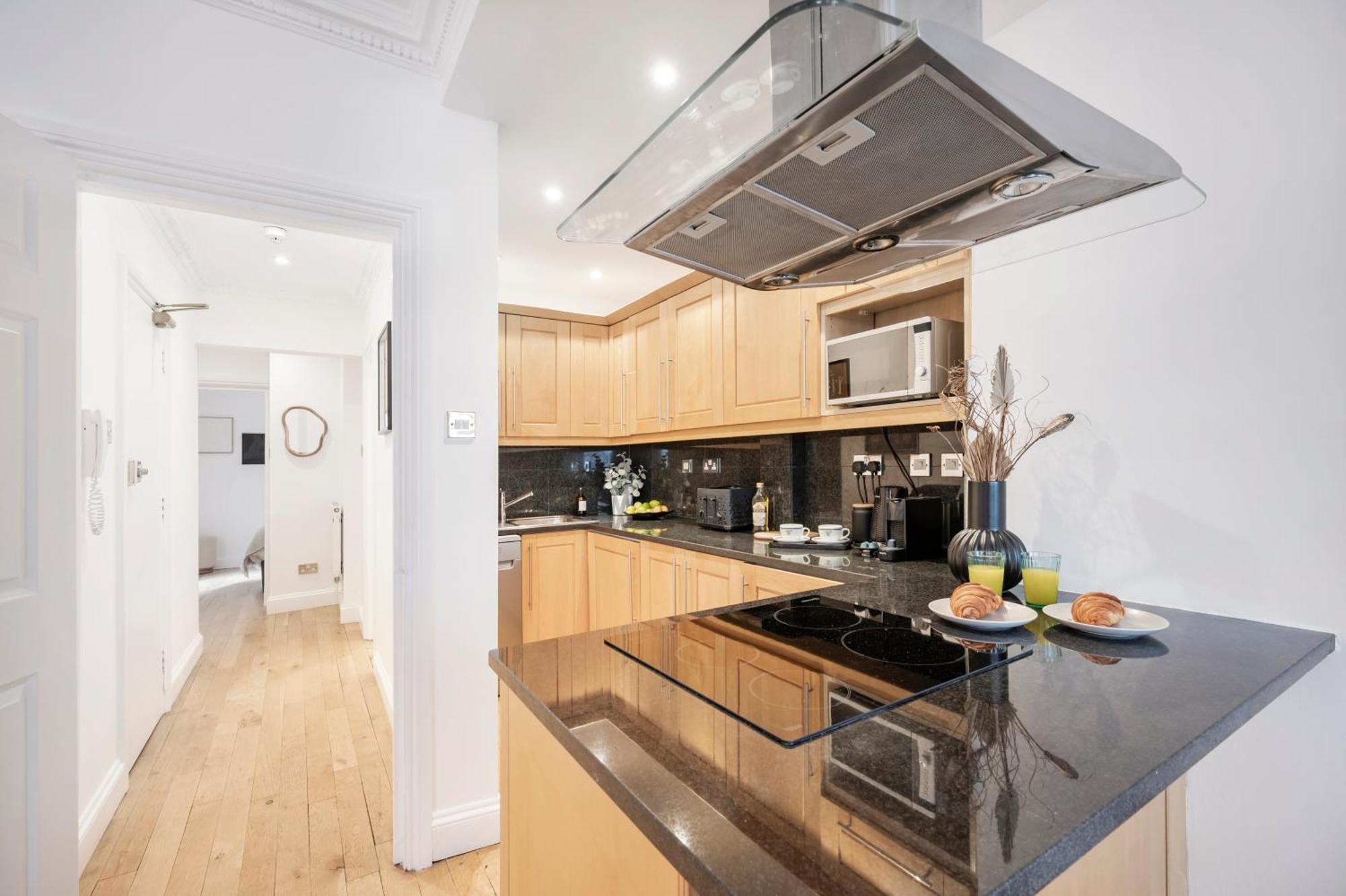 2 Bedr, 3 Beds, 1 Bath Thames, Trafalgar Sq *
