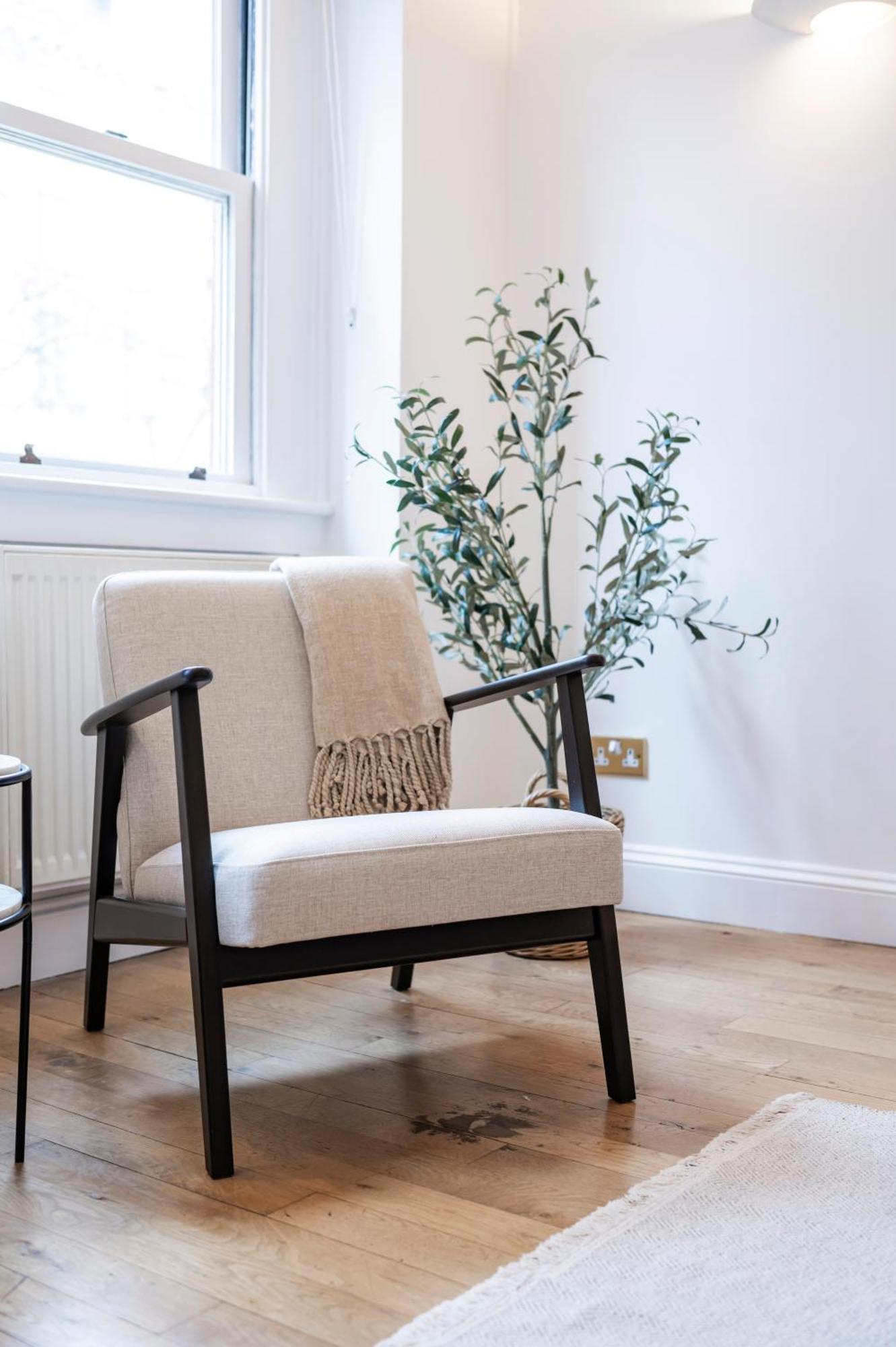 2 Bedr, 3 Beds, 1 Bath Thames, Trafalgar Sq