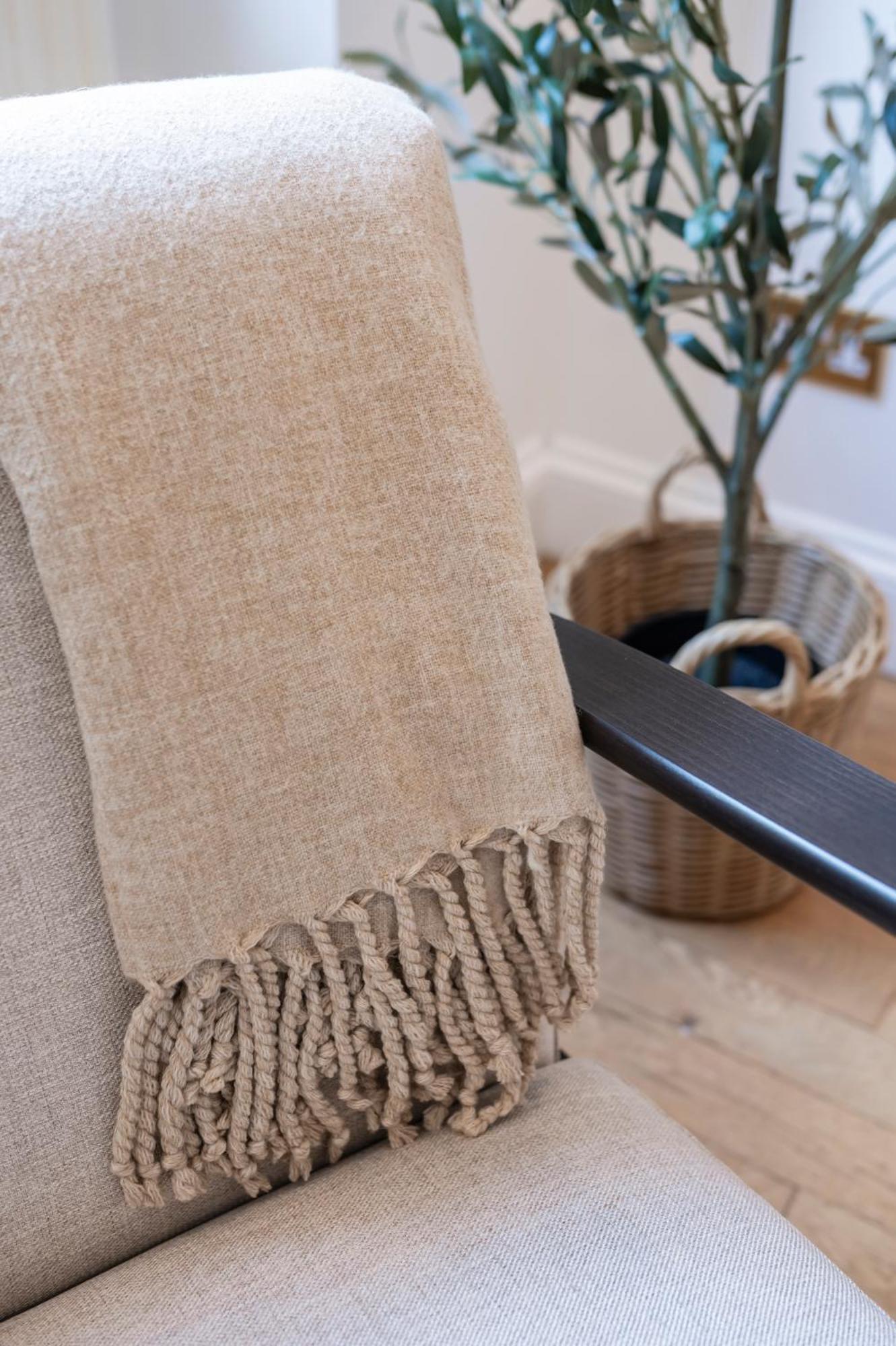 2 Bedr, 3 Beds, 1 Bath Thames, Trafalgar Sq Apartment London