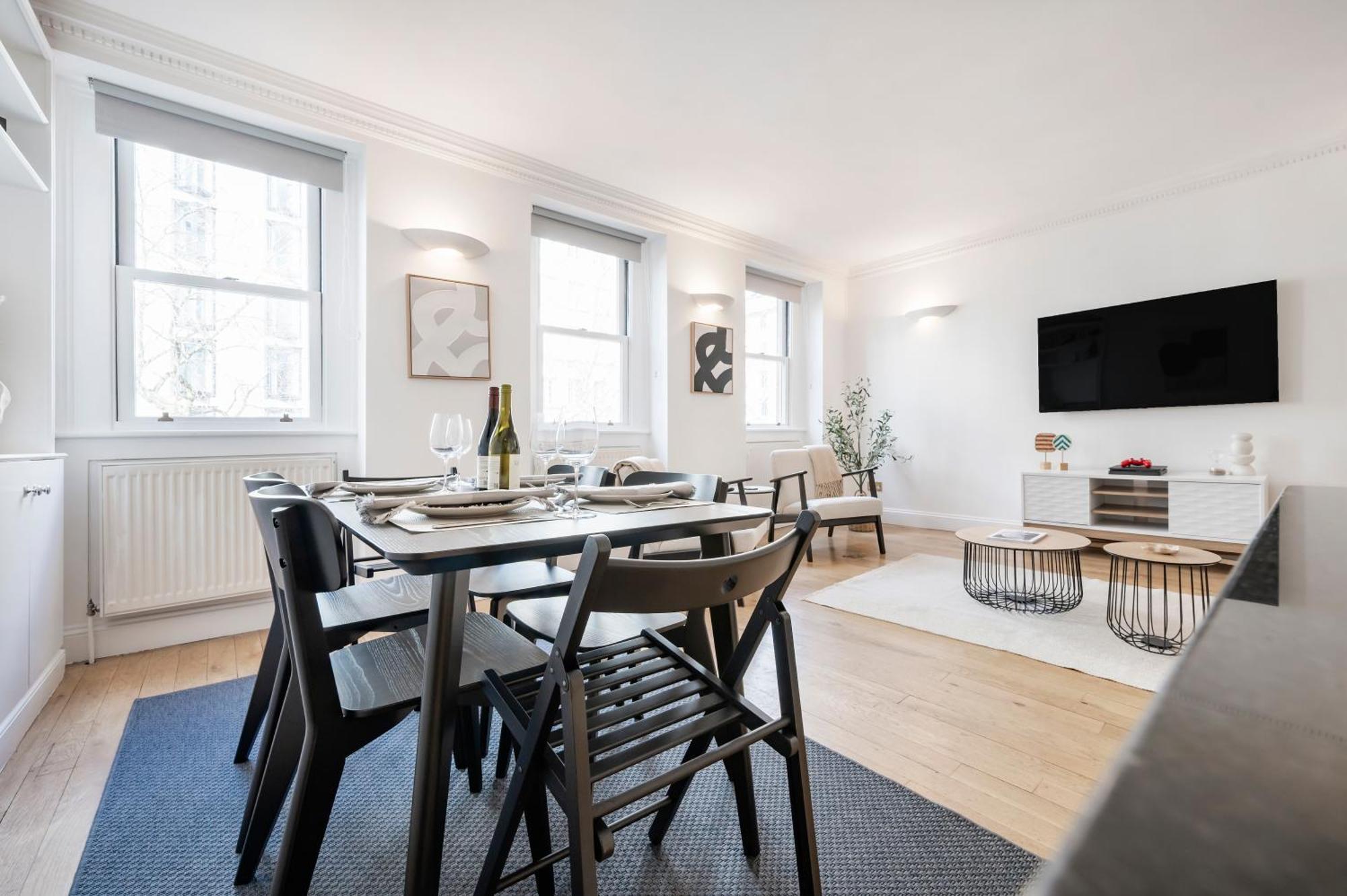 2 Bedr, 3 Beds, 1 Bath Thames, Trafalgar Sq Apartment