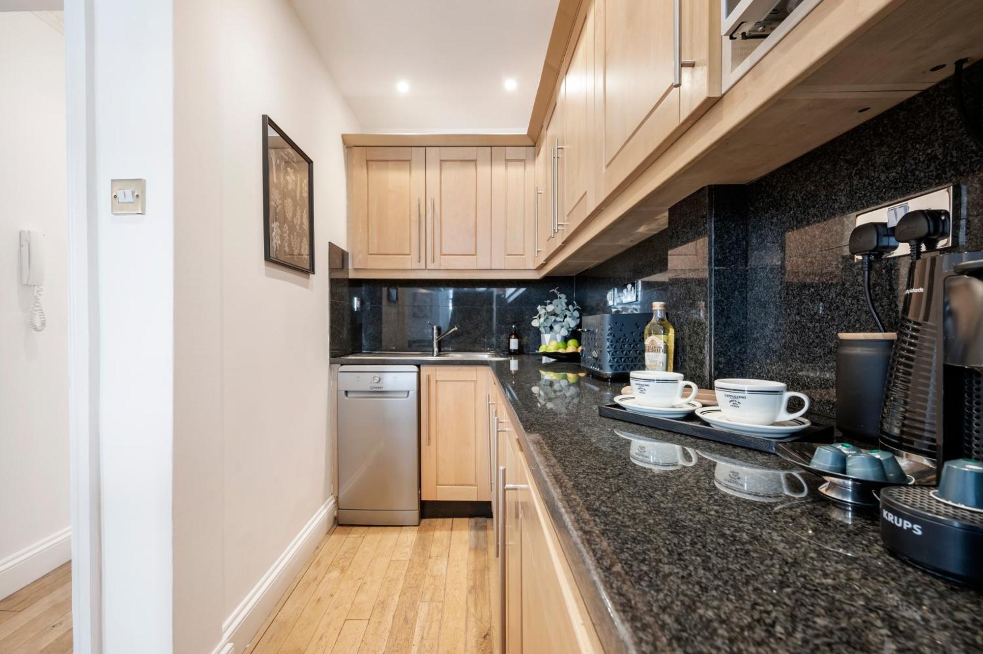 2 Bedr, 3 Beds, 1 Bath Thames, Trafalgar Sq Appartement *