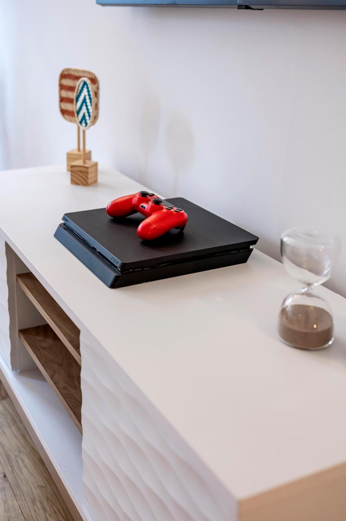 2 Bedr, 3 Beds, 1 Bath Thames, Trafalgar Sq Apartment London