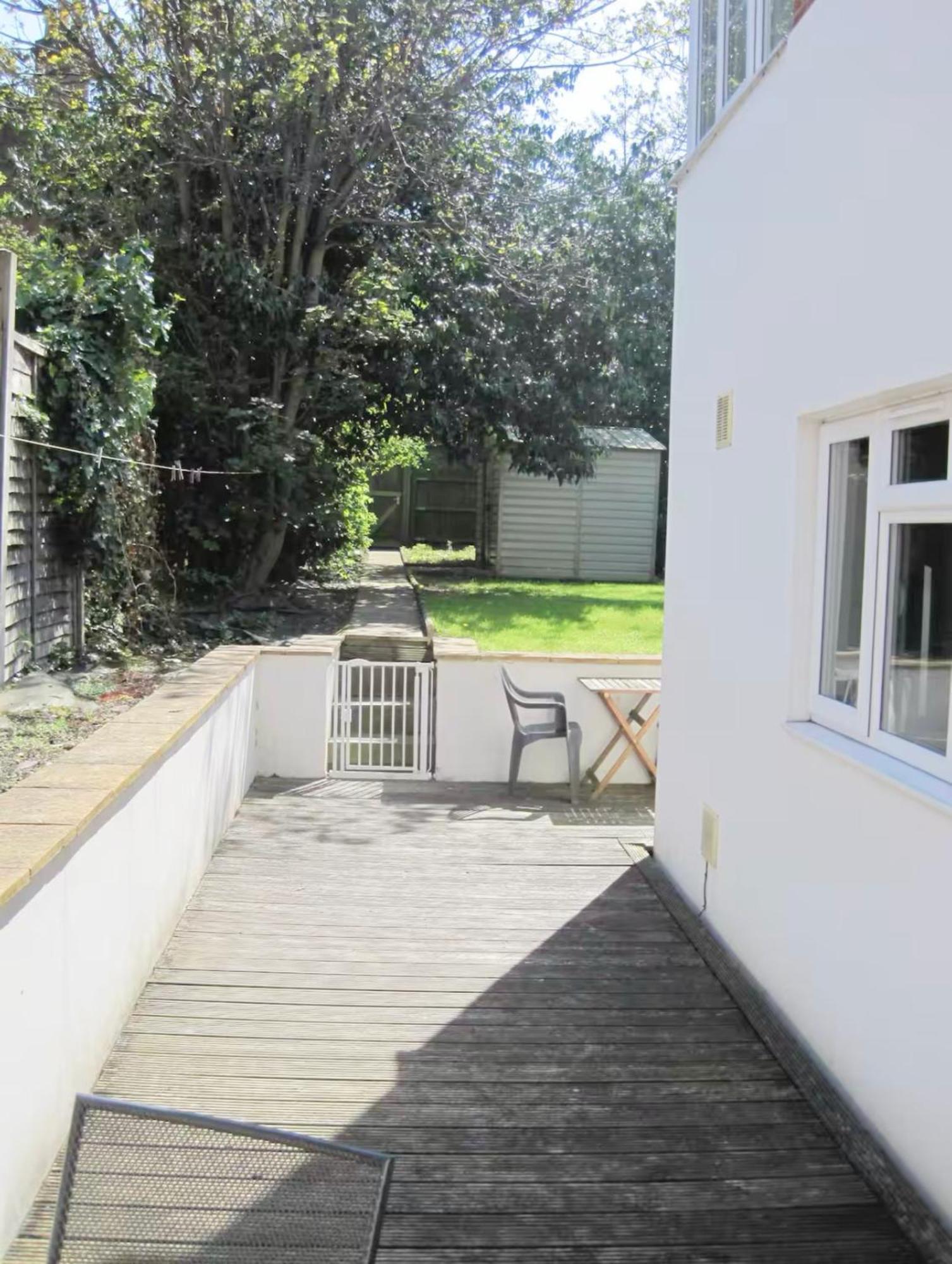 Superb In Willesden Green, 10mins To * London