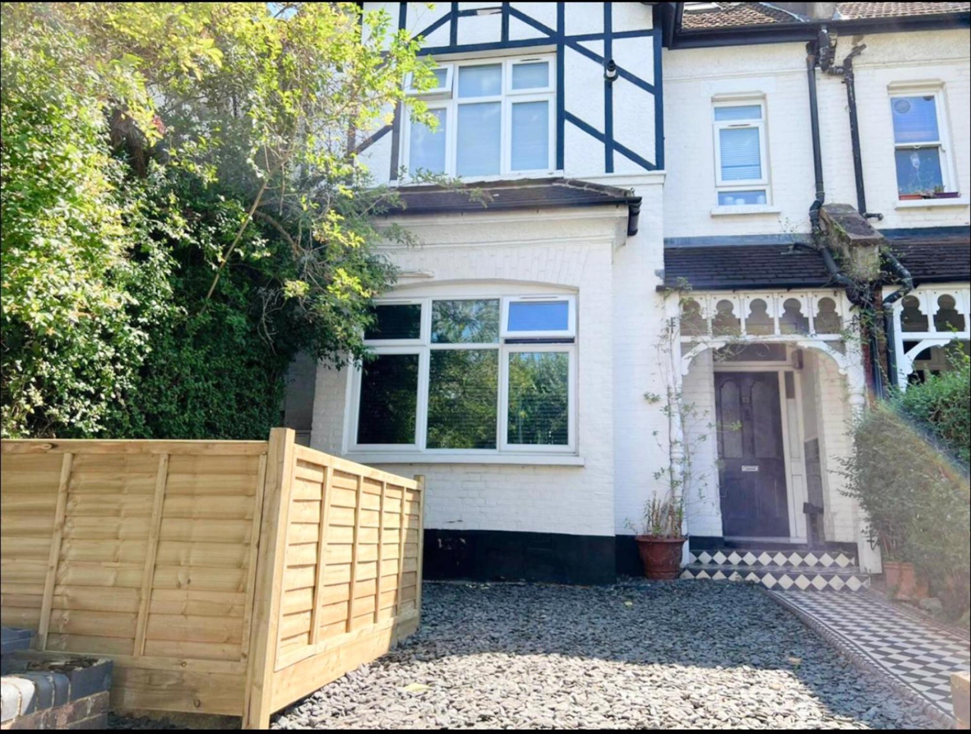 Superb In Willesden Green, 10mins To London
