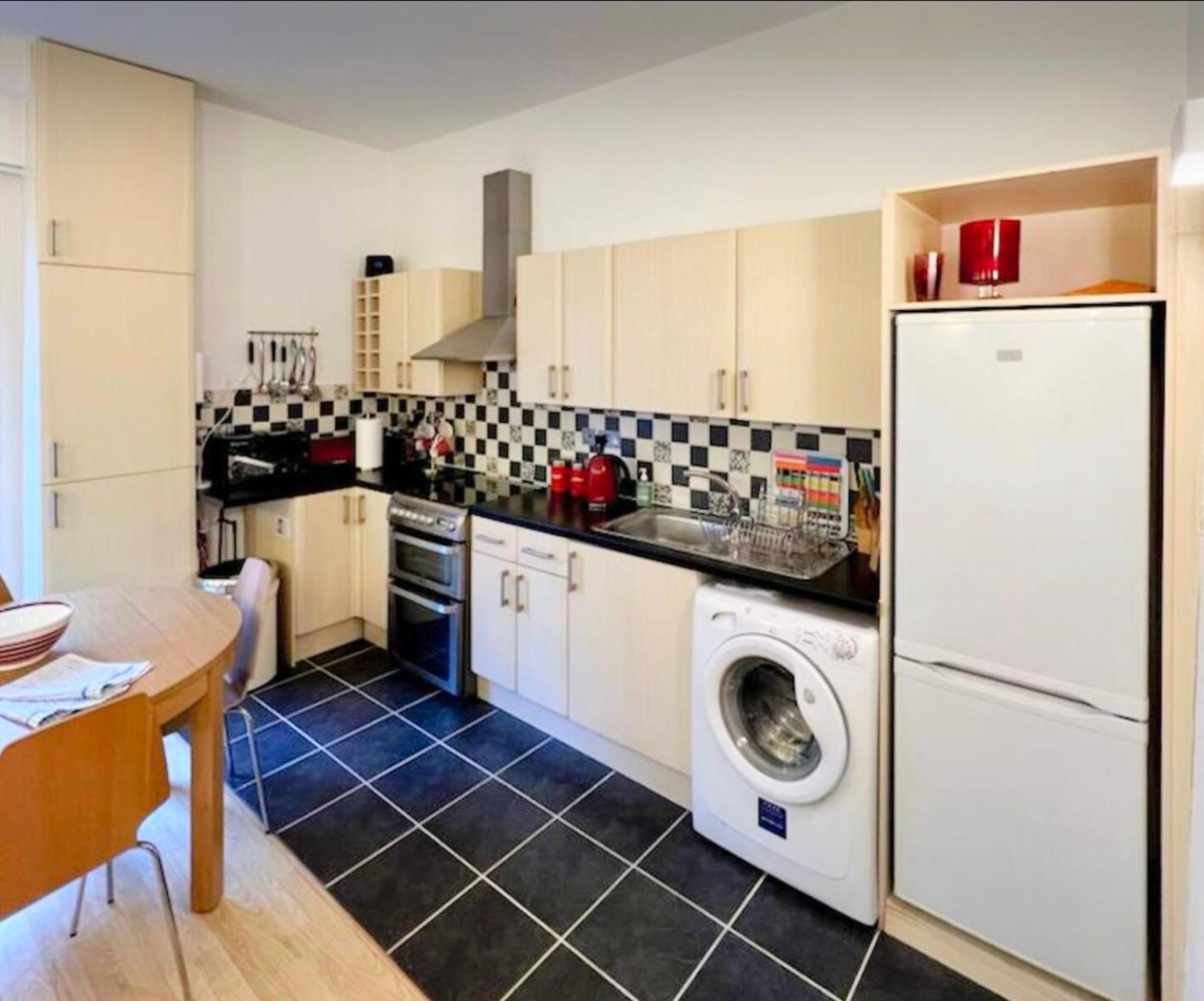 Superb In Willesden Green, 10mins To London