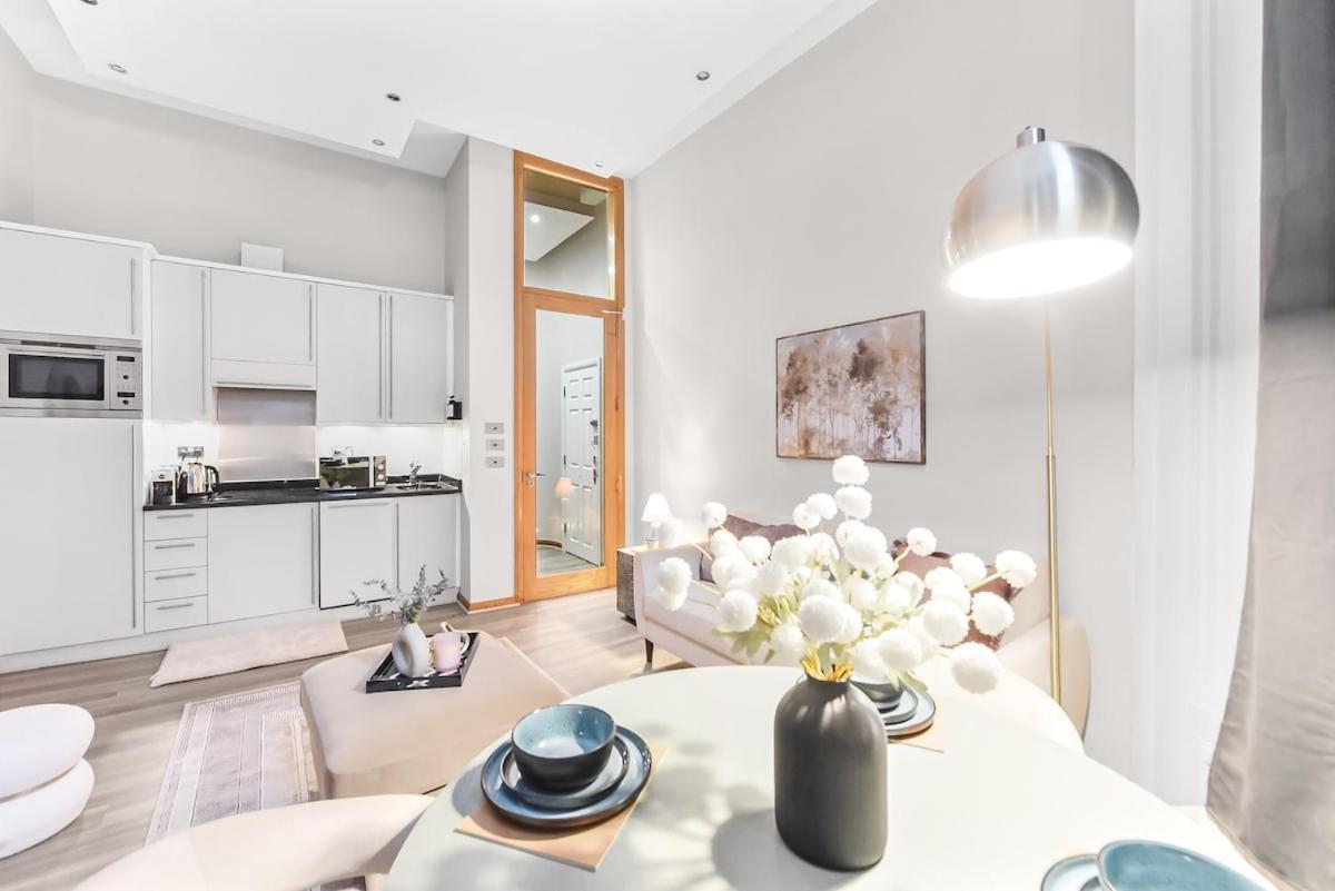 Lux Sleep 4 Flat In Earls Court London