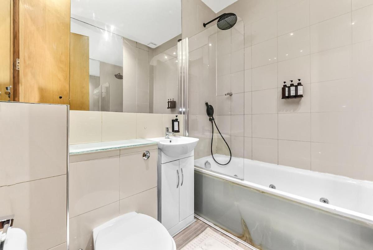 Lux Sleep 4 Flat In Earls Court London