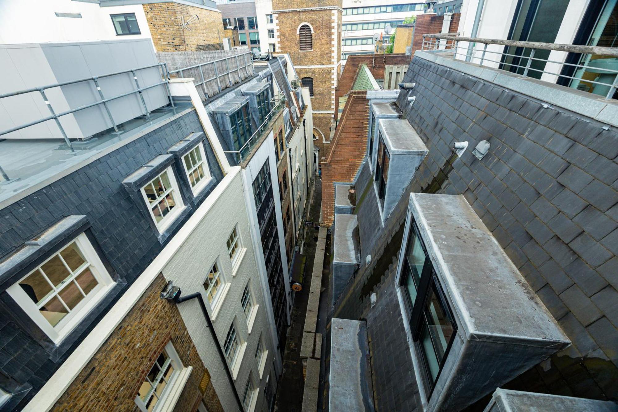 Comfortable With Balcony Near Monument Station Appartement