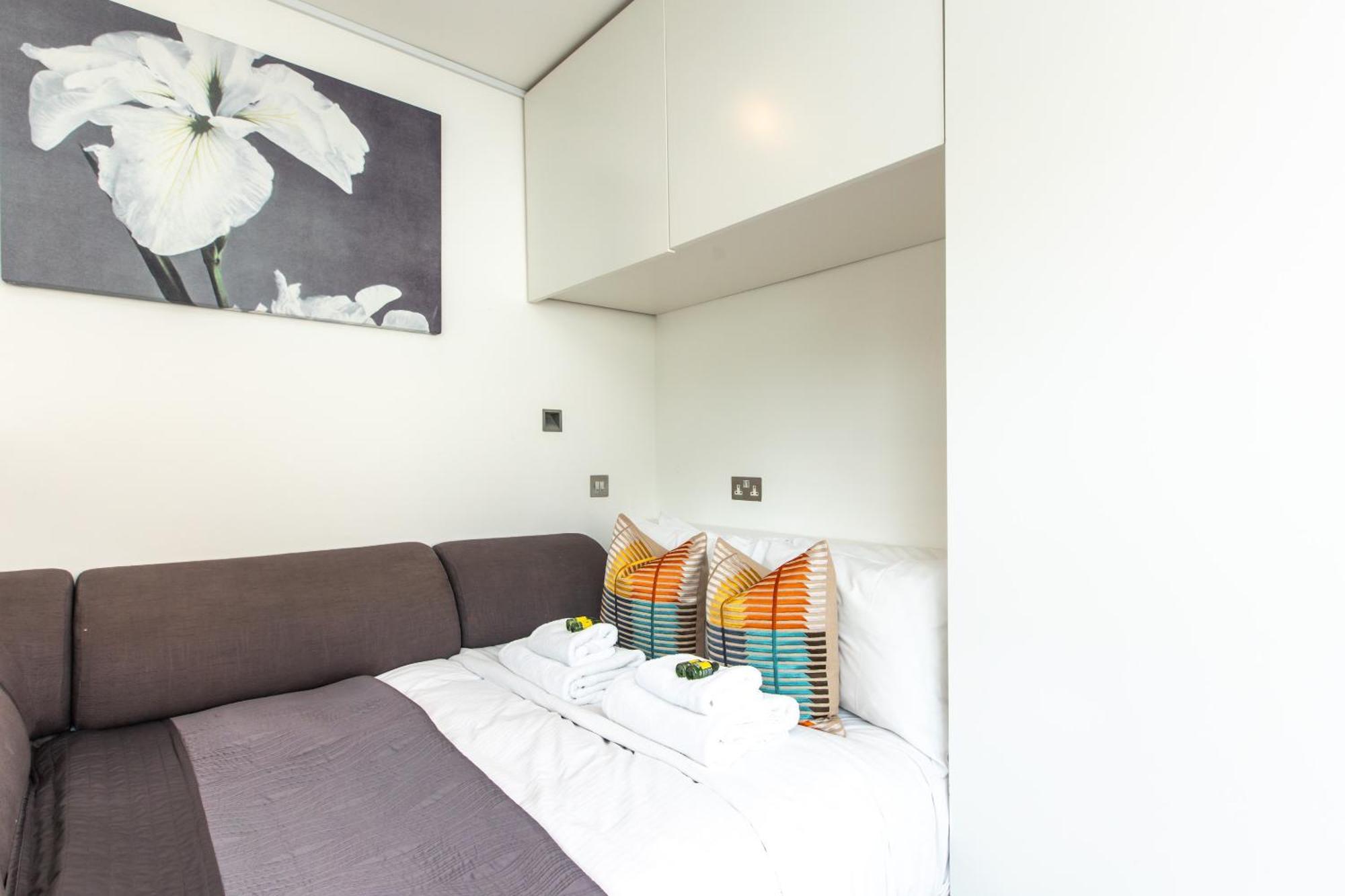 Appartement Comfortable With Balcony Near Monument Station *