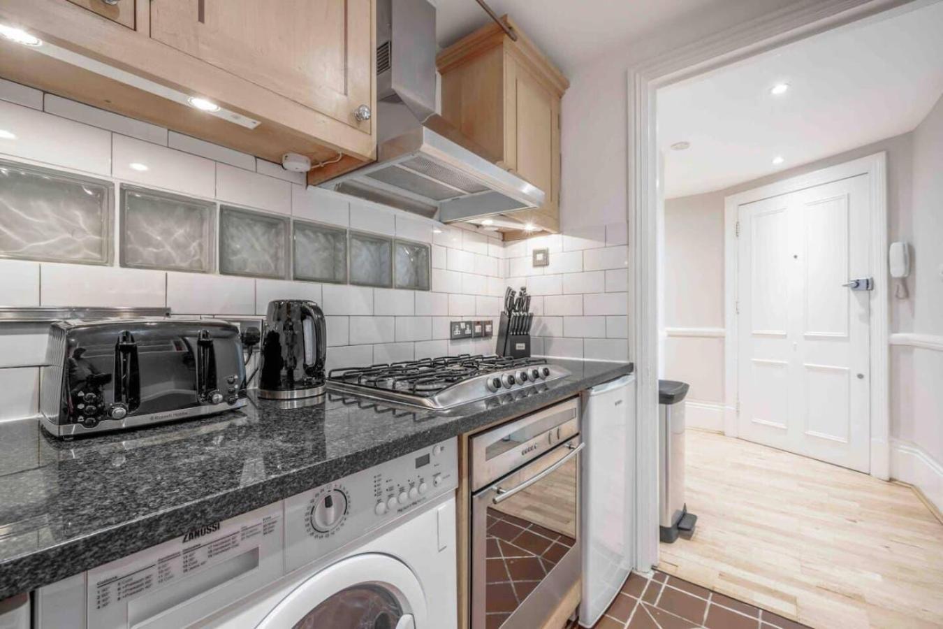 Apartment Cosy 2-bed In Earls Court *