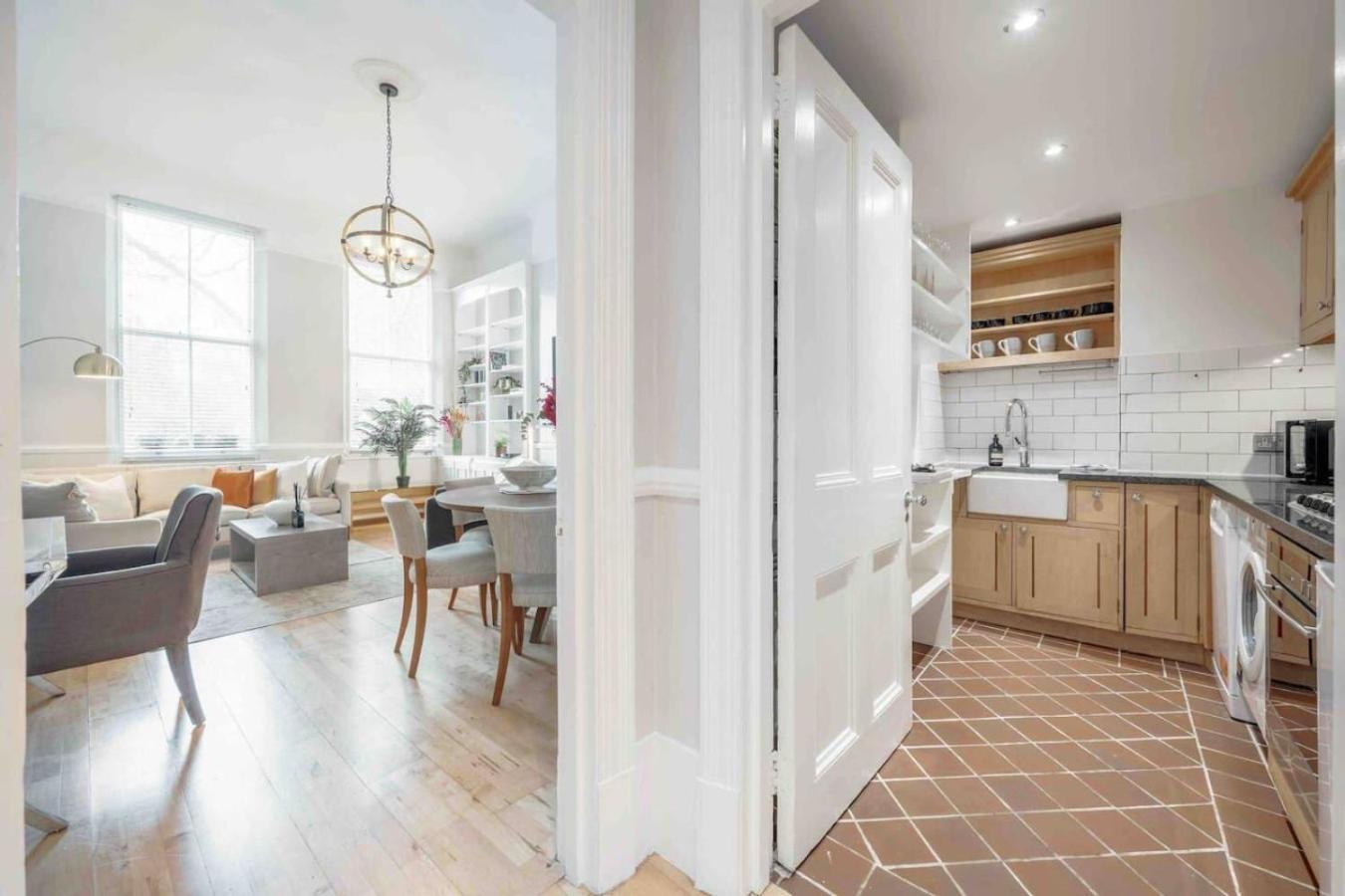 Cosy 2-bed In Earls Court *
