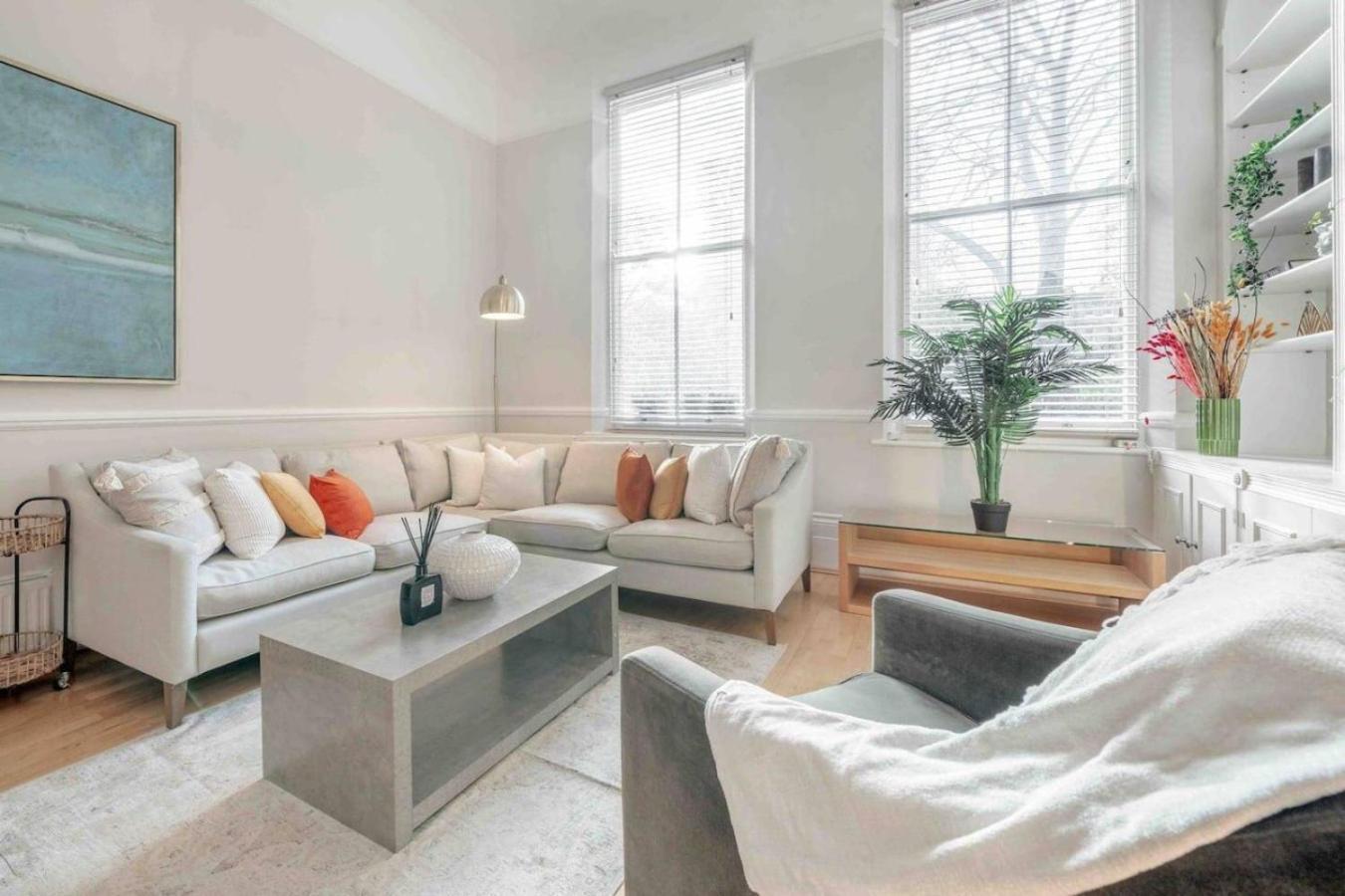 Cosy 2-bed In Earls Court Apartment London
