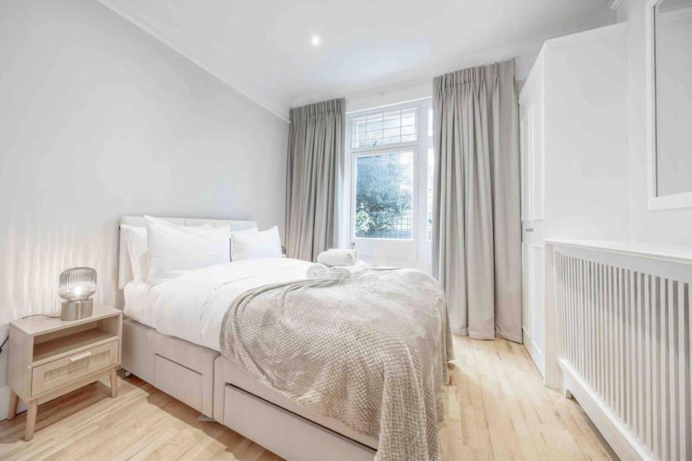 Cosy 2-bed In Earls Court * London