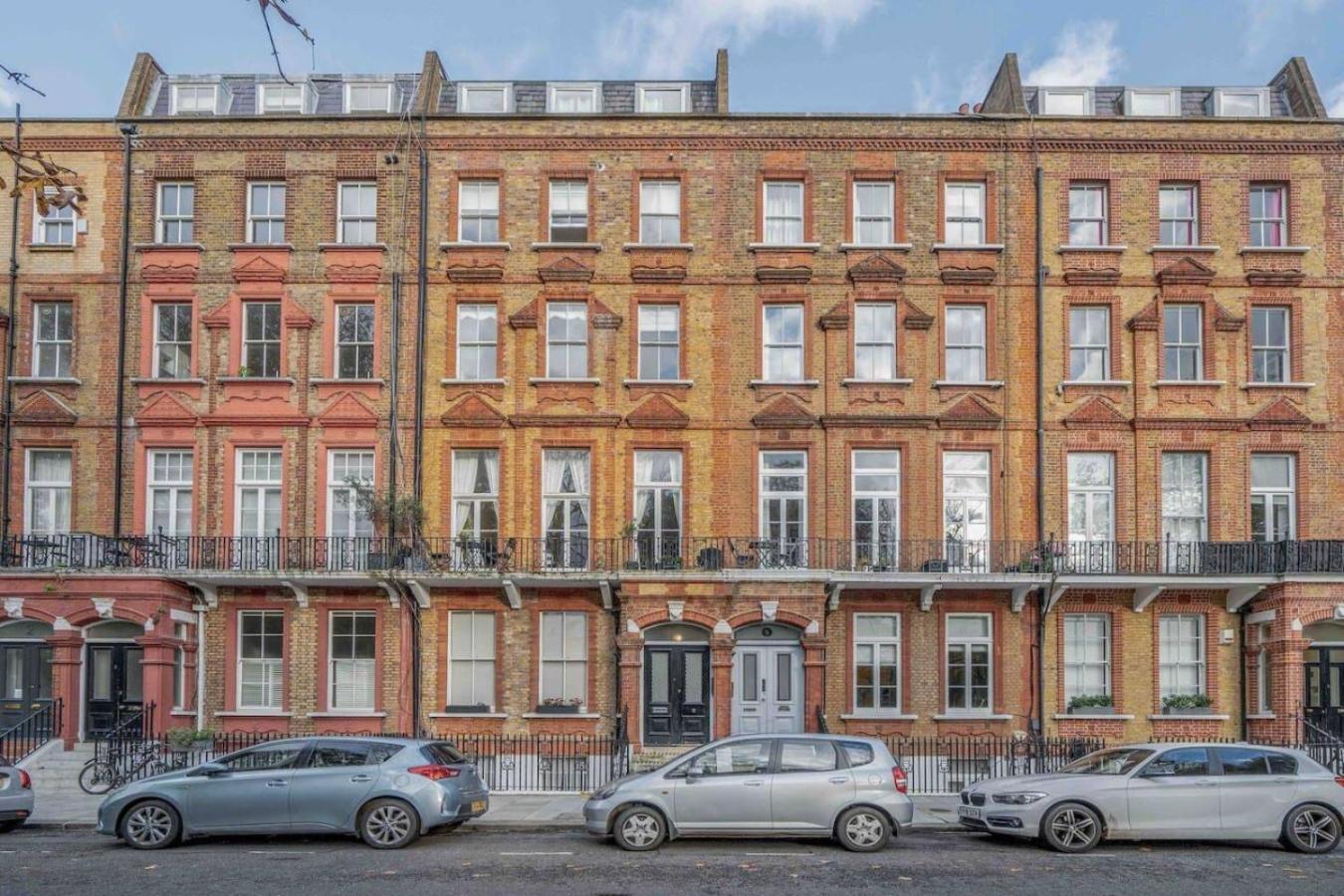 Apartment Cosy 2-bed In Earls Court London