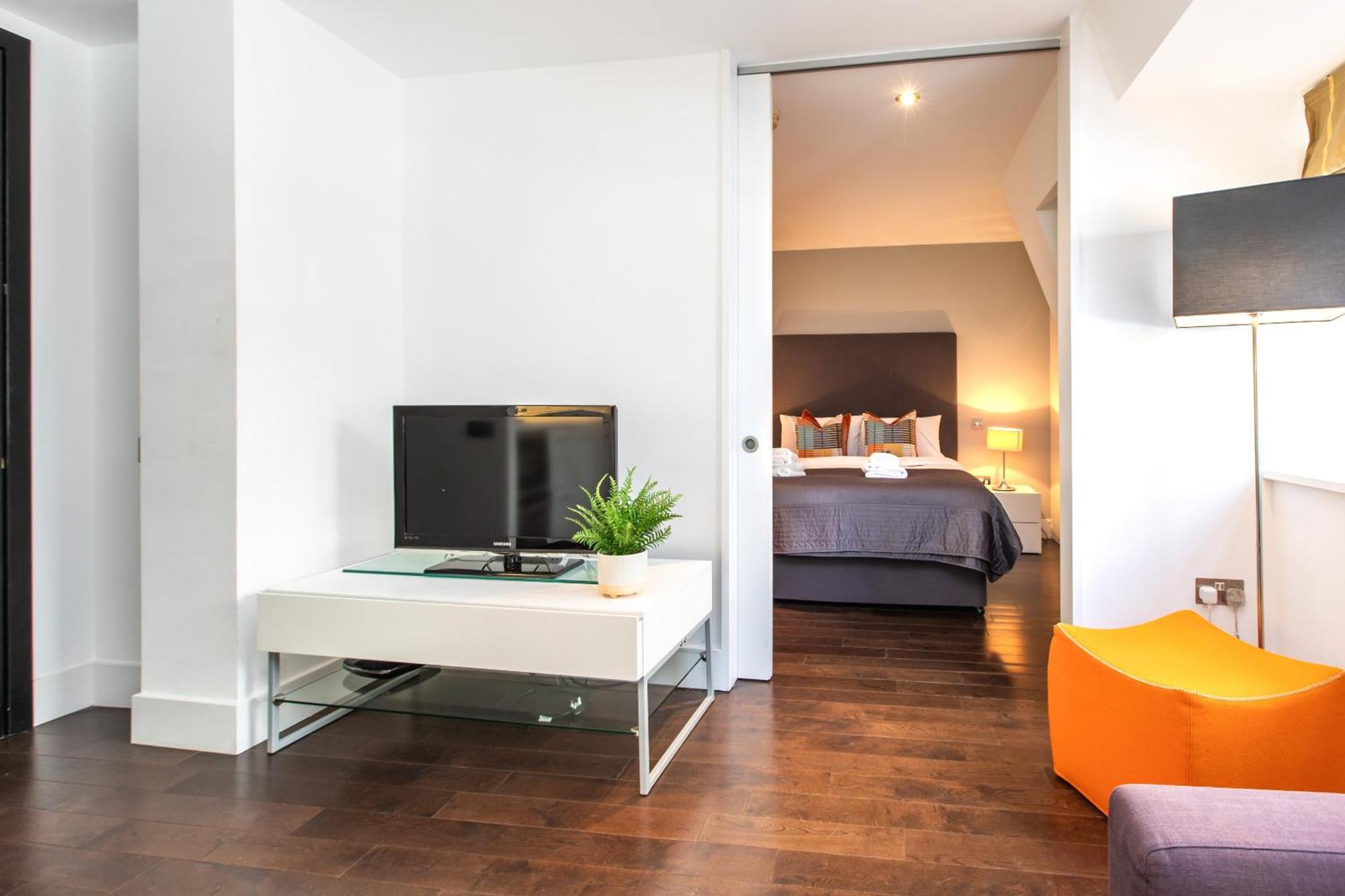 Apartment Comfortable 1br Flat Near Monument Station!