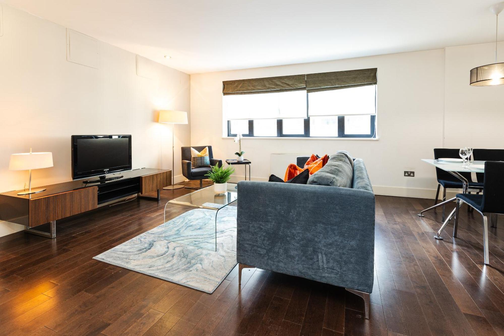 Apartment Stylish 1br, Near Monument Station! London