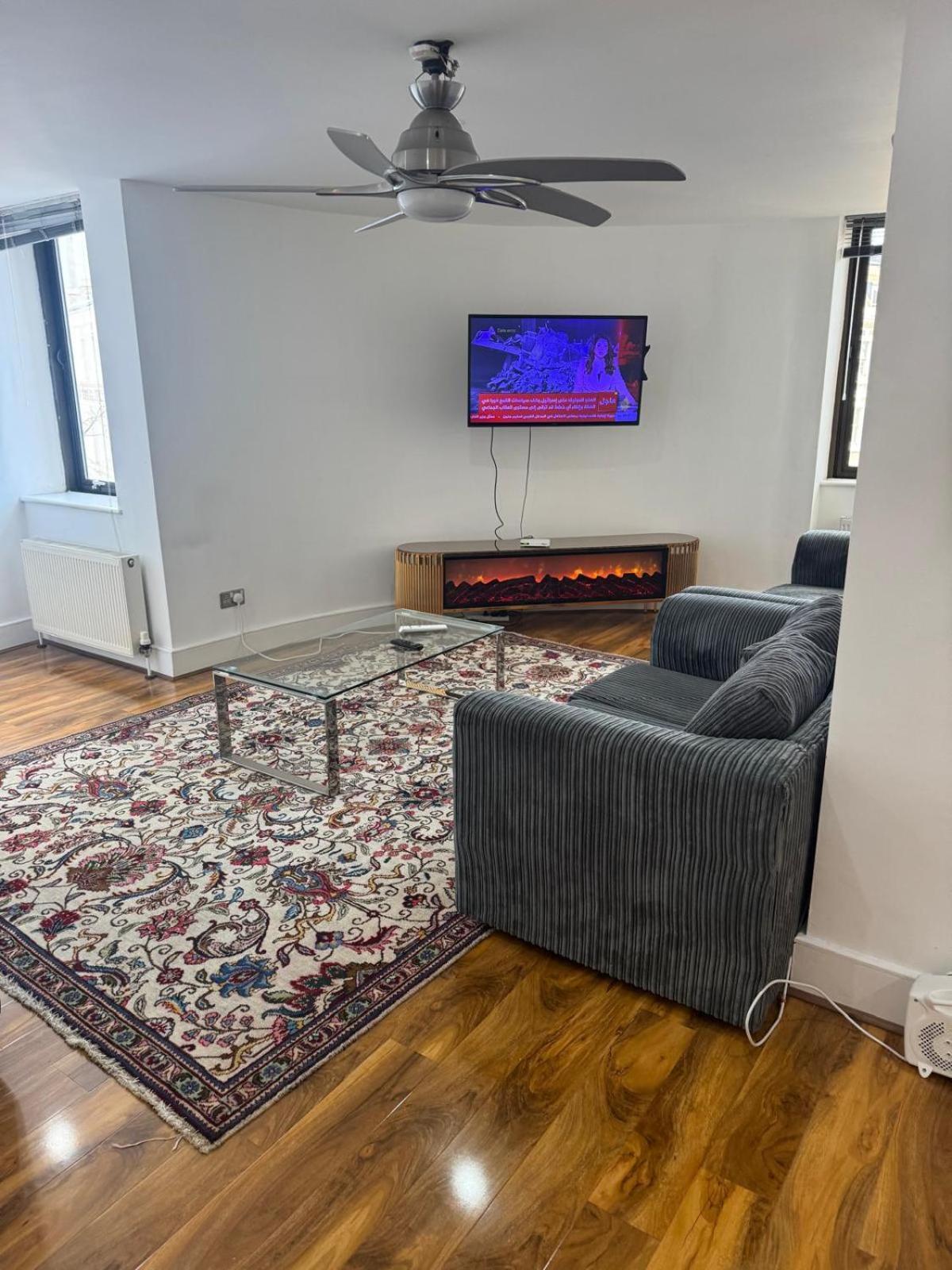 Flat Around Earls Court Station London