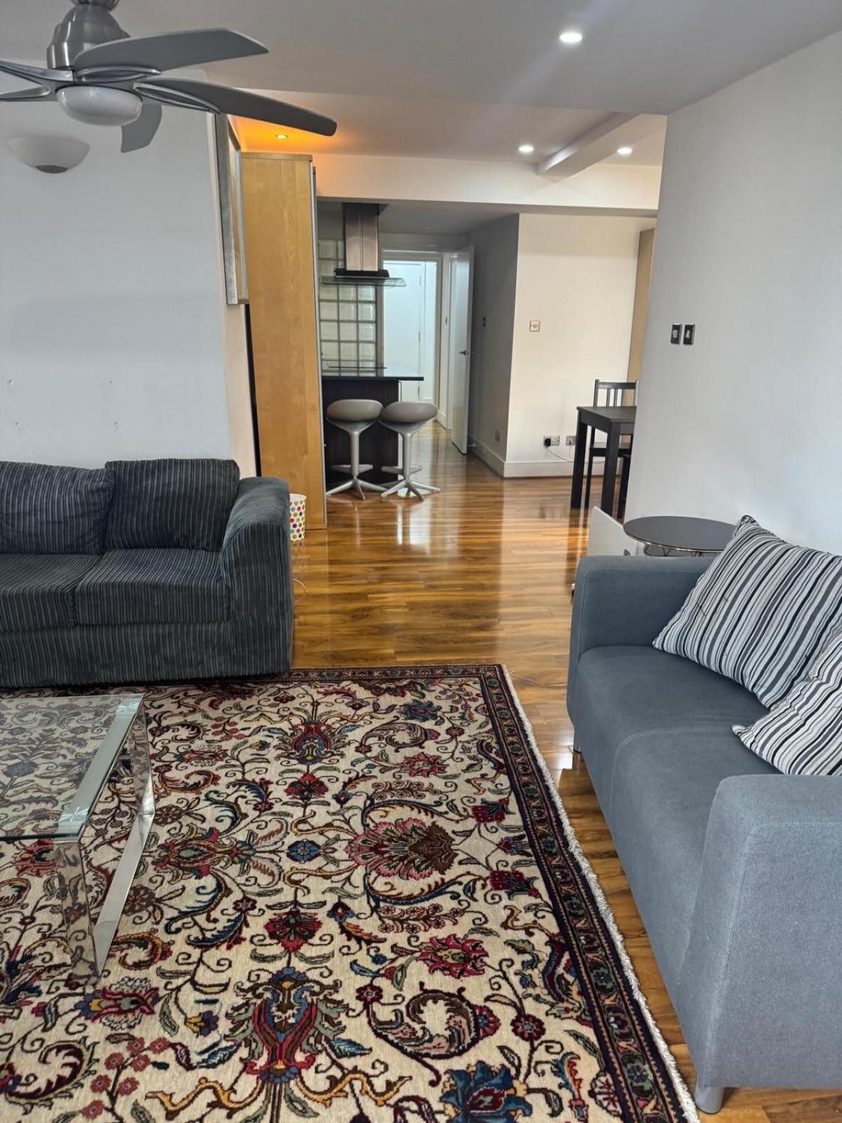 Flat Around Earls Court Station Apartment
